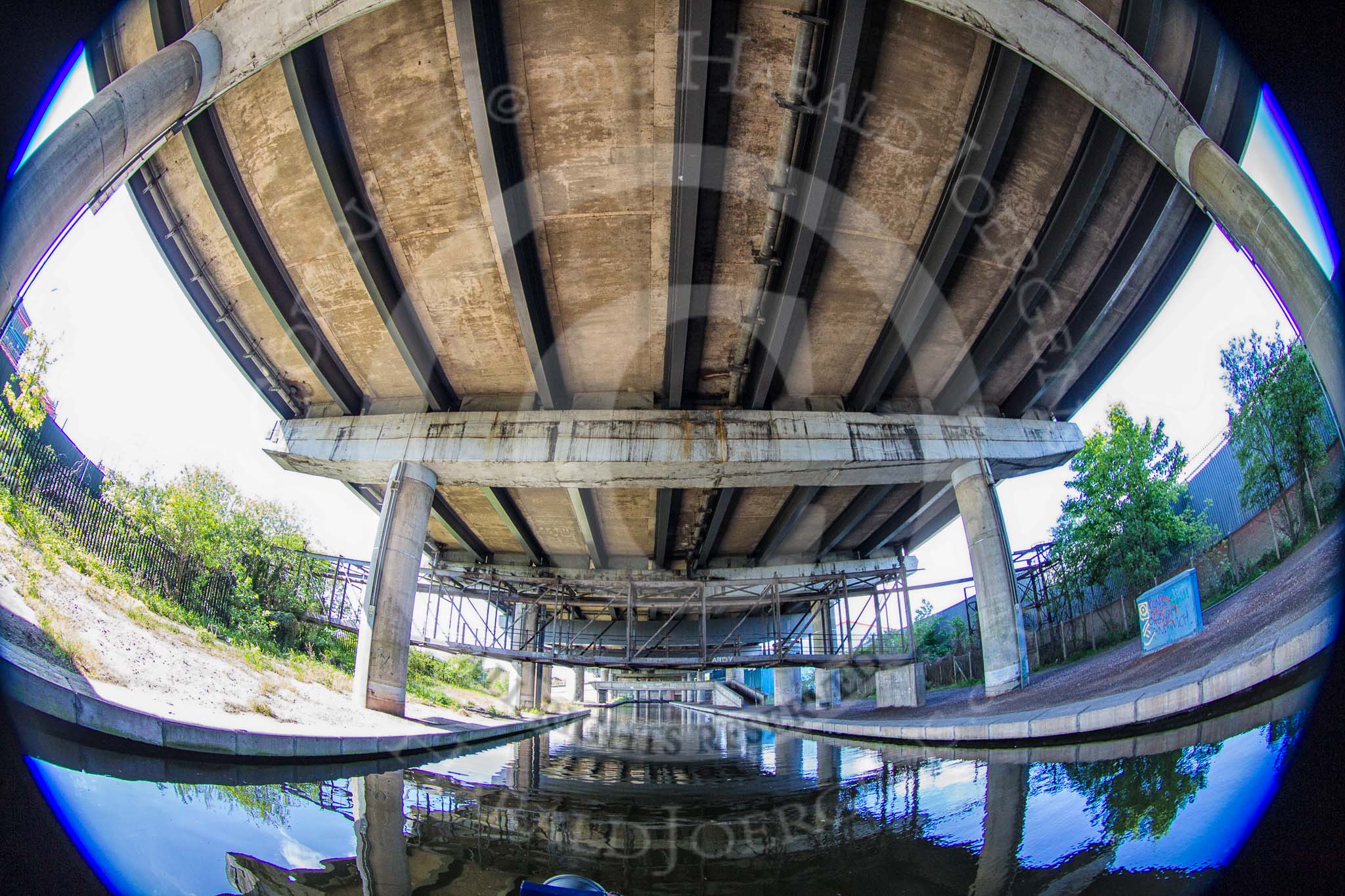 BCN Marathon Challenge 2013: The BCN Old Main Line, completely coverred by the M5 motorway, between Spon Lane Junction and Oldbury Junction, just ahead in front of the concrete footbridge..
Birmingham Canal Navigation,


United Kingdom,
on 25 May 2013 at 10:04, image #136