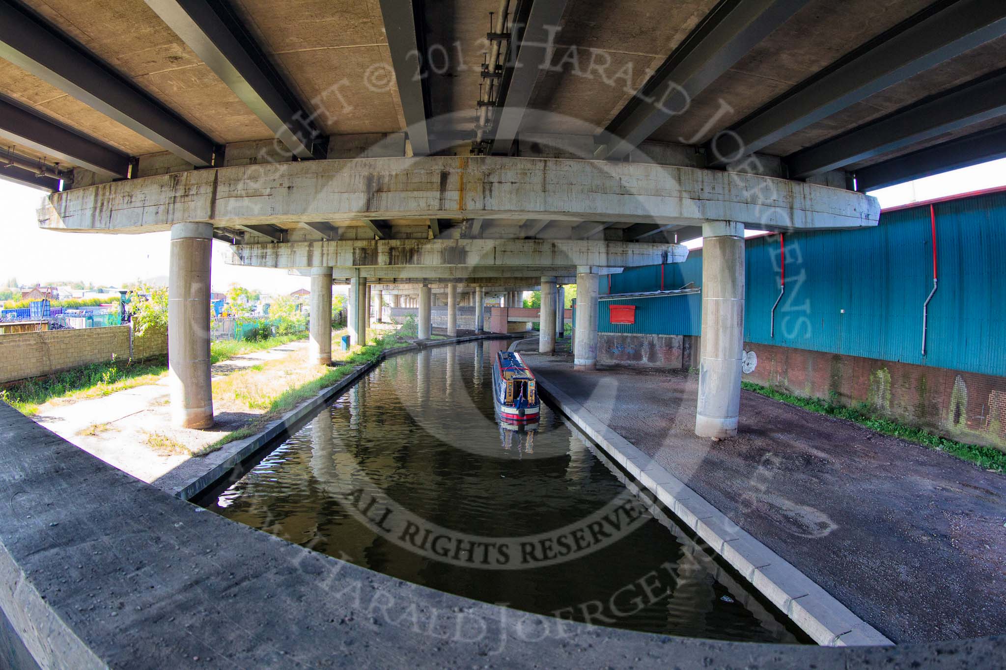 BCN Marathon Challenge 2013: The BCN Old Main Line at Oldbury Junction, now covered by the M5 motorway. Thomas Clayton (Oldbury) Ltd, carrier of liquid cargoes like crude tar, were once based here, on the left side of the canal..
Birmingham Canal Navigation,


United Kingdom,
on 25 May 2013 at 10:08, image #139