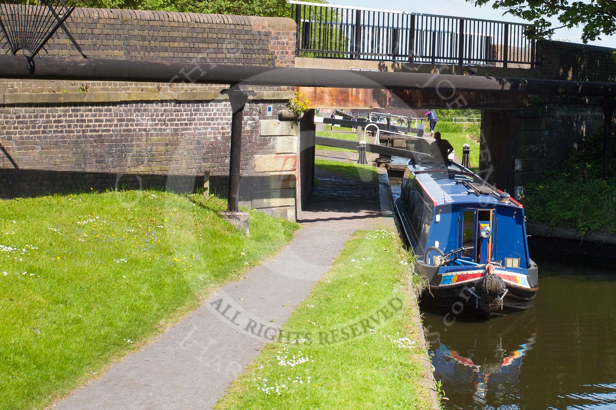 BCN Marathon Challenge 2013: The Titford Canal - Engine Street Bridge and Oldbury Locks 2 to seen seen from Oldbury Top Lock..
Birmingham Canal Navigation,


United Kingdom,
on 25 May 2013 at 10:56, image #150