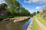BCN Marathon Challenge 2013: "Smethwick Stop", a toll island on the BCN New Main Line, with the Telfor Aquedact in the background, carrying the Engine Branch from the Old Main Line over the New Main Line..
Birmingham Canal Navigation,


United Kingdom,
on 25 May 2013 at 09:20, image #101
