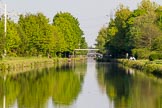 BCN Marathon Challenge 2013: The BCN New Main Line in Tipton between Watery Lane Junction and Dudley Port Junction, where the railway line, on the left, follows the canal for some miles..
Birmingham Canal Navigation,


United Kingdom,
on 25 May 2013 at 18:21, image #274