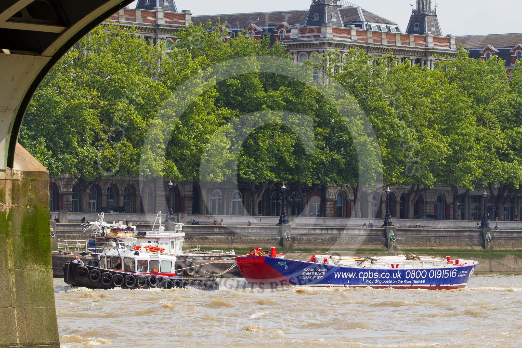 TOW River Thames Barge Driving Race 2013: Tug "Bulldog" pullig barge barge "Steve Faldo" by Capital Pleasure Boats, back to Greenwich..
River Thames between Greenwich and Westminster,
London,

United Kingdom,
on 13 July 2013 at 14:41, image #509