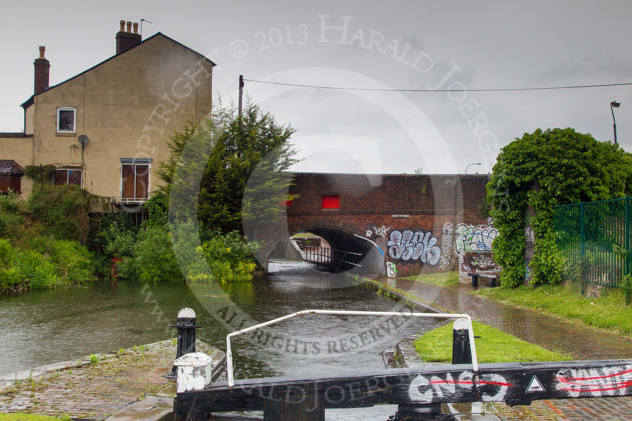 : Belmont Row Bridge over the Digbeth Branch at the Ashted locks..




on 23 May 2014 at 16:09, image #50