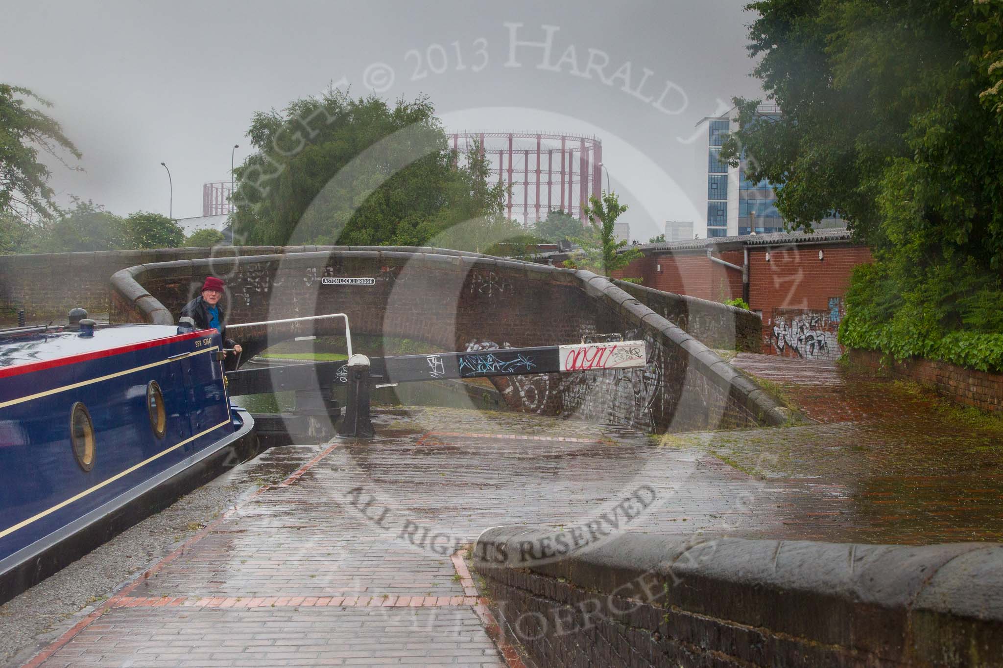 BCN Marathon Challenge 2014: Aston Top Lock on the Birmingham & Fazeley Canal at Aston Junction on a very wet day.
Birmingham Canal Navigation,


United Kingdom,
on 24 May 2014 at 10:22, image #102