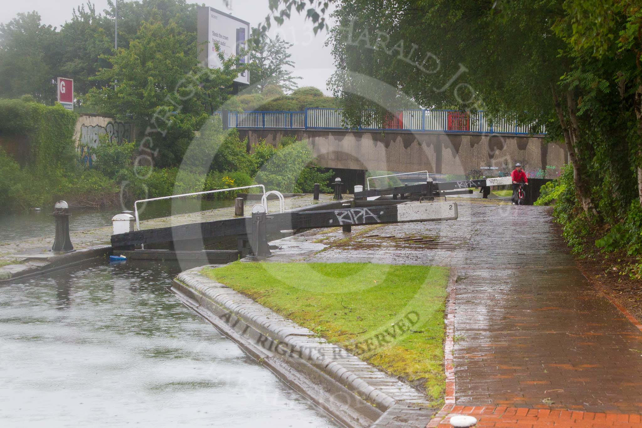 BCN Marathon Challenge 2014: Aston Lock Nr 2 on the Birmingham & Fazeley Canal at Fartmouth Middleway Bridge.
Birmingham Canal Navigation,


United Kingdom,
on 24 May 2014 at 10:22, image #103