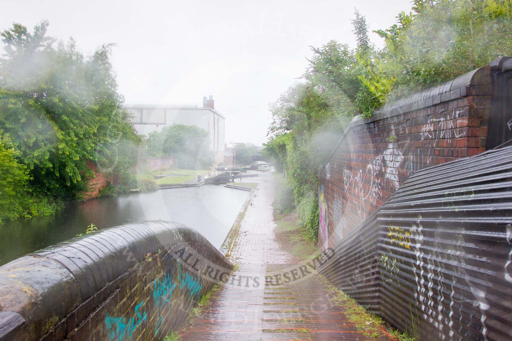 BCN Marathon Challenge 2014: Aston Locks seen from one of the factory bridges on the Birmingham & Fazeley Canal between Dartmouth Middleway Bridge and Avenue Road Bridge..
Birmingham Canal Navigation,


United Kingdom,
on 24 May 2014 at 10:47, image #111