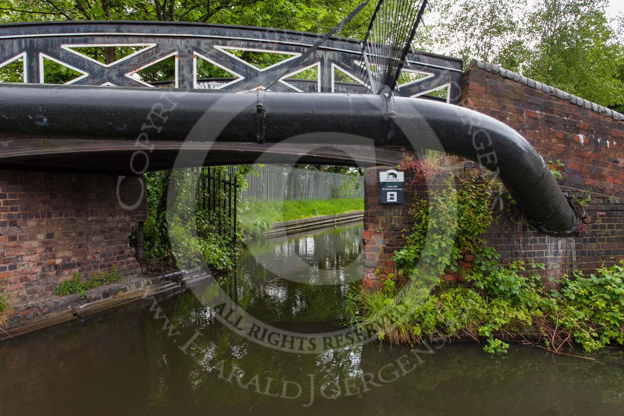BCN Marathon Challenge 2014: On the Walsall Canal near Tame Valley Junction - bridge leading to the former Ocker Hill Tunnel Branch, now Ocker Hill Residential Moorings.
Birmingham Canal Navigation,


United Kingdom,
on 24 May 2014 at 15:58, image #157