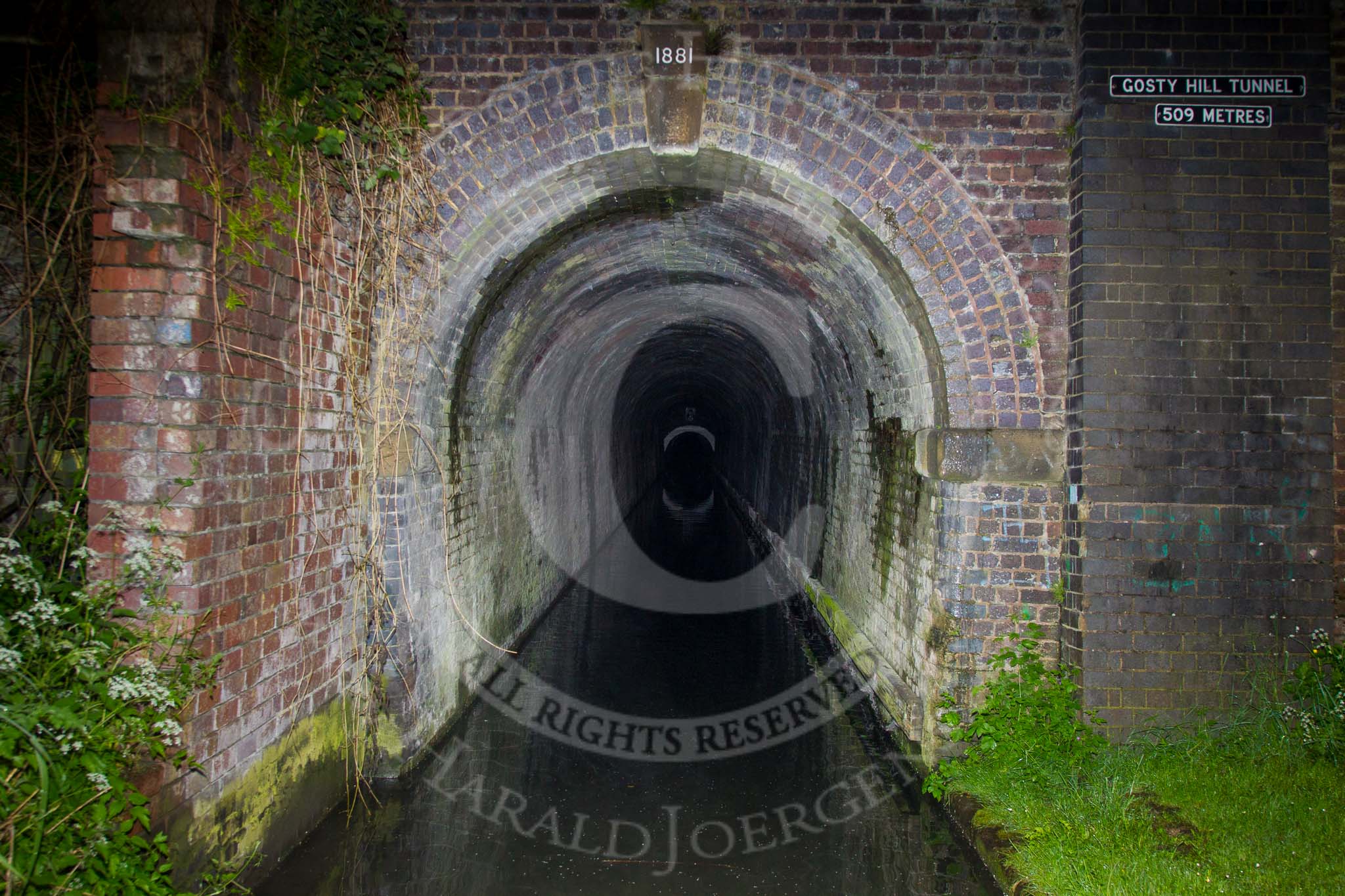 BCN Marathon Challenge 2014: Entering Gosty Hill Tunnel on the Dudley No 2 Canal in the darkness.
Birmingham Canal Navigation,


United Kingdom,
on 24 May 2014 at 22:42, image #185