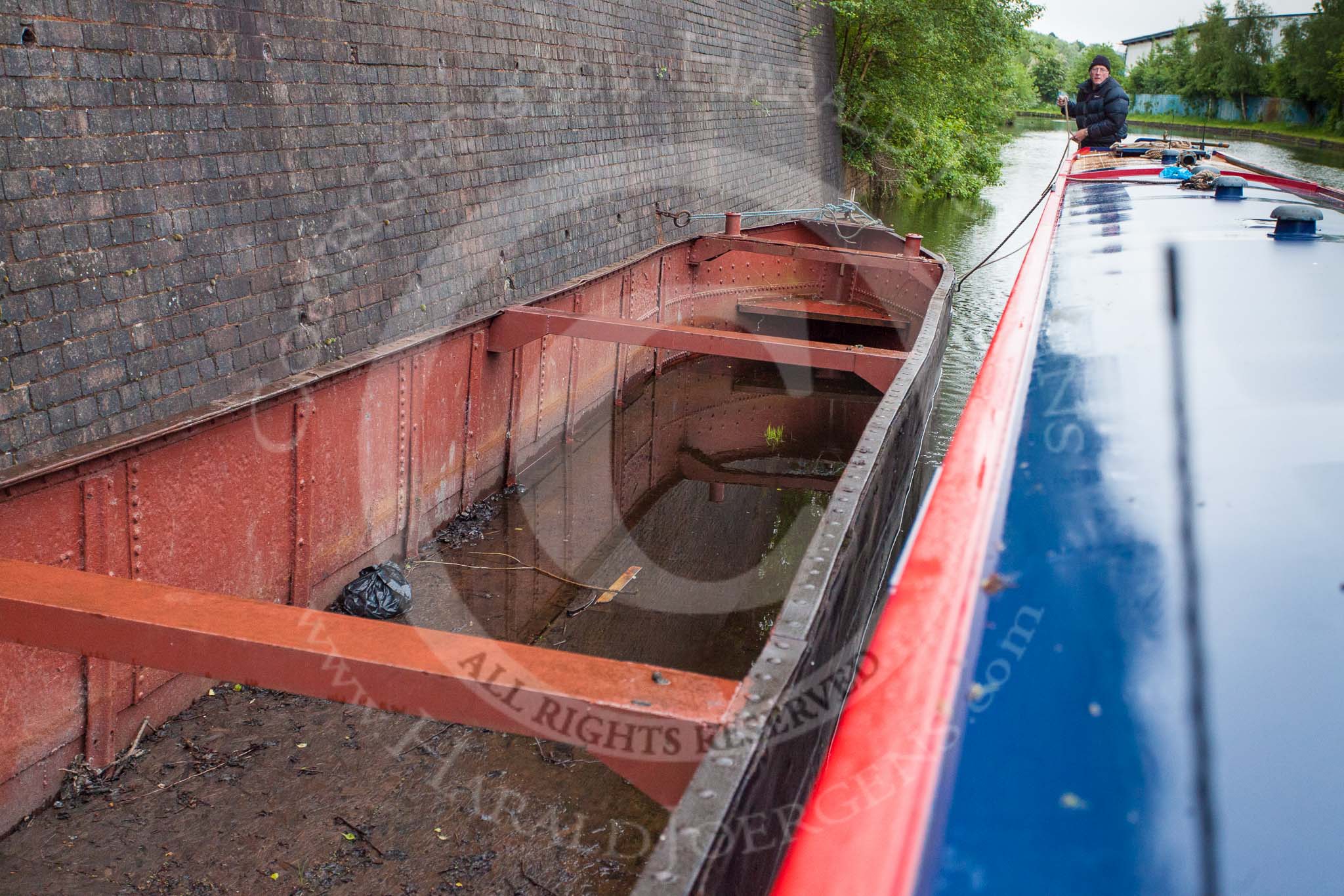 BCN Marathon Challenge 2014: The Sunday morning of the Marathon Challenge - Charley unties Felonious Mongoose on the Dudley No 2 Canal near Hawne Basin.
Birmingham Canal Navigation,


United Kingdom,
on 25 May 2014 at 05:37, image #190