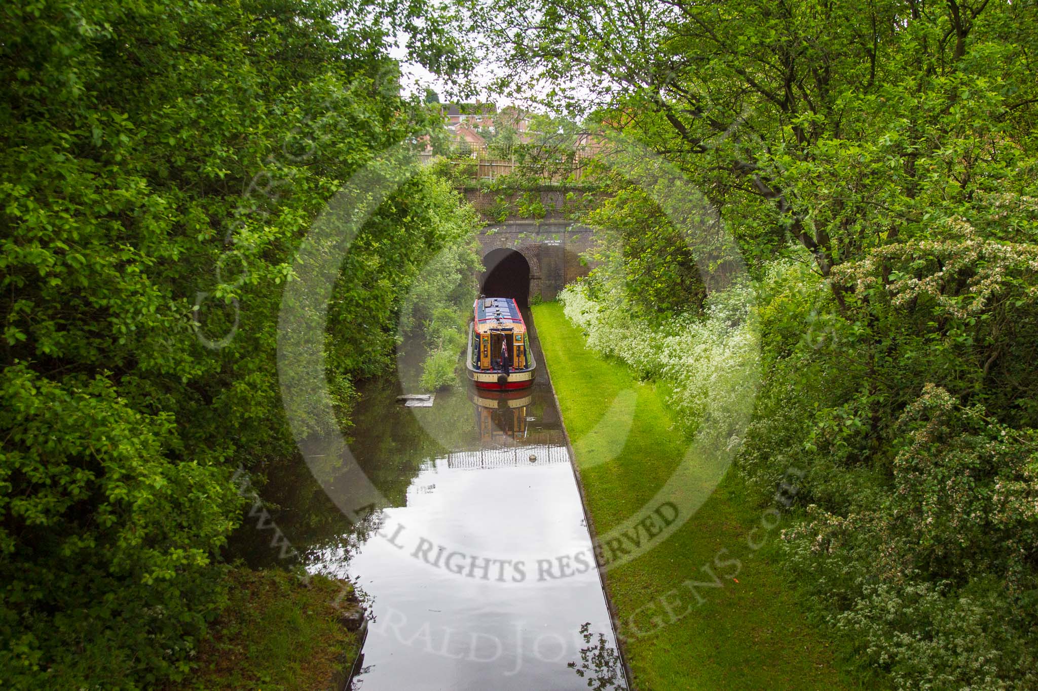 BCN Marathon Challenge 2014: Felonious Mongoose at the western entrance of Gosty Hill Tunnel on the Dudley No 2 Canal.
Birmingham Canal Navigation,


United Kingdom,
on 25 May 2014 at 11:24, image #234