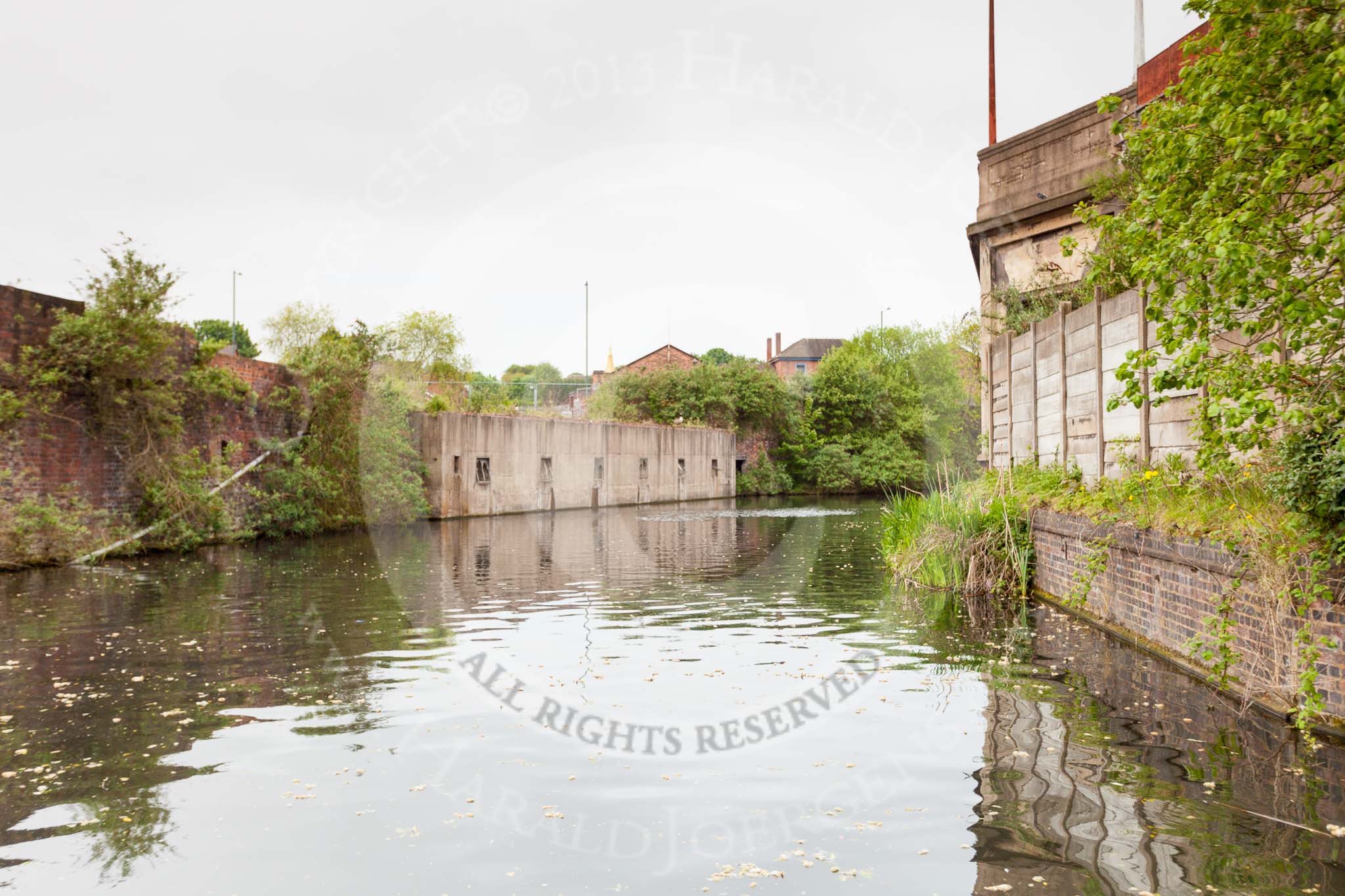 BCN 24h Marathon Challenge 2015: Remains of old industry at Icknield Port Loop.
Birmingham Canal Navigations,



on 23 May 2015 at 08:47, image #13