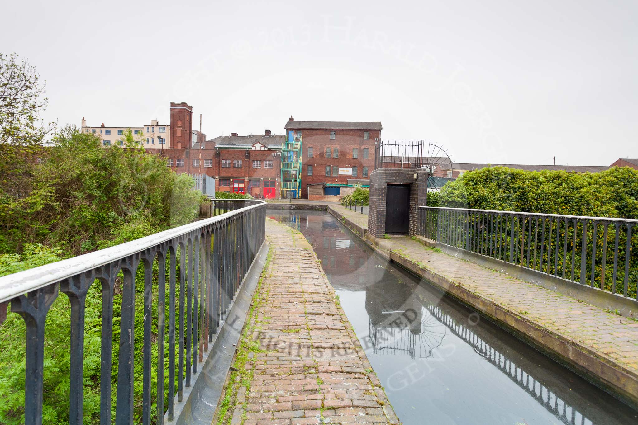 BCN 24h Marathon Challenge 2015: On the Telford Aqueduct, looking towards the Engine Arm.
Birmingham Canal Navigations,



on 23 May 2015 at 10:36, image #67