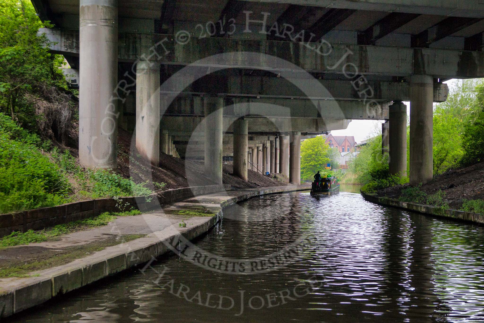 BCN 24h Marathon Challenge 2015: The BCN Old Main Line, mear Smethwick Summit Tunnel, is almosy covered by the M5.
Birmingham Canal Navigations,



on 23 May 2015 at 11:35, image #90