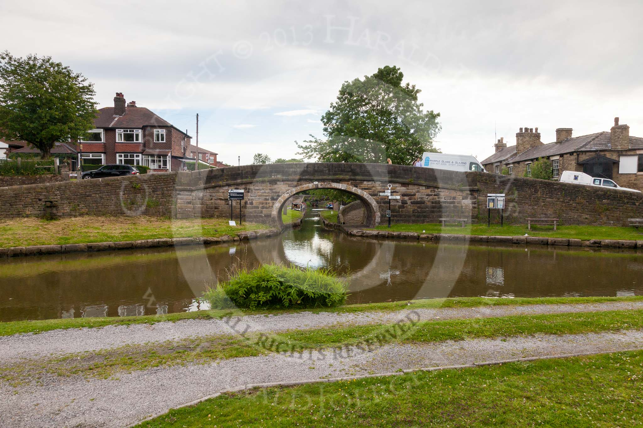 : Marple Junction, where the Peak Forest Canal meets the Macclesfield Canal.




on 03 July 2015 at 18:27, image #99