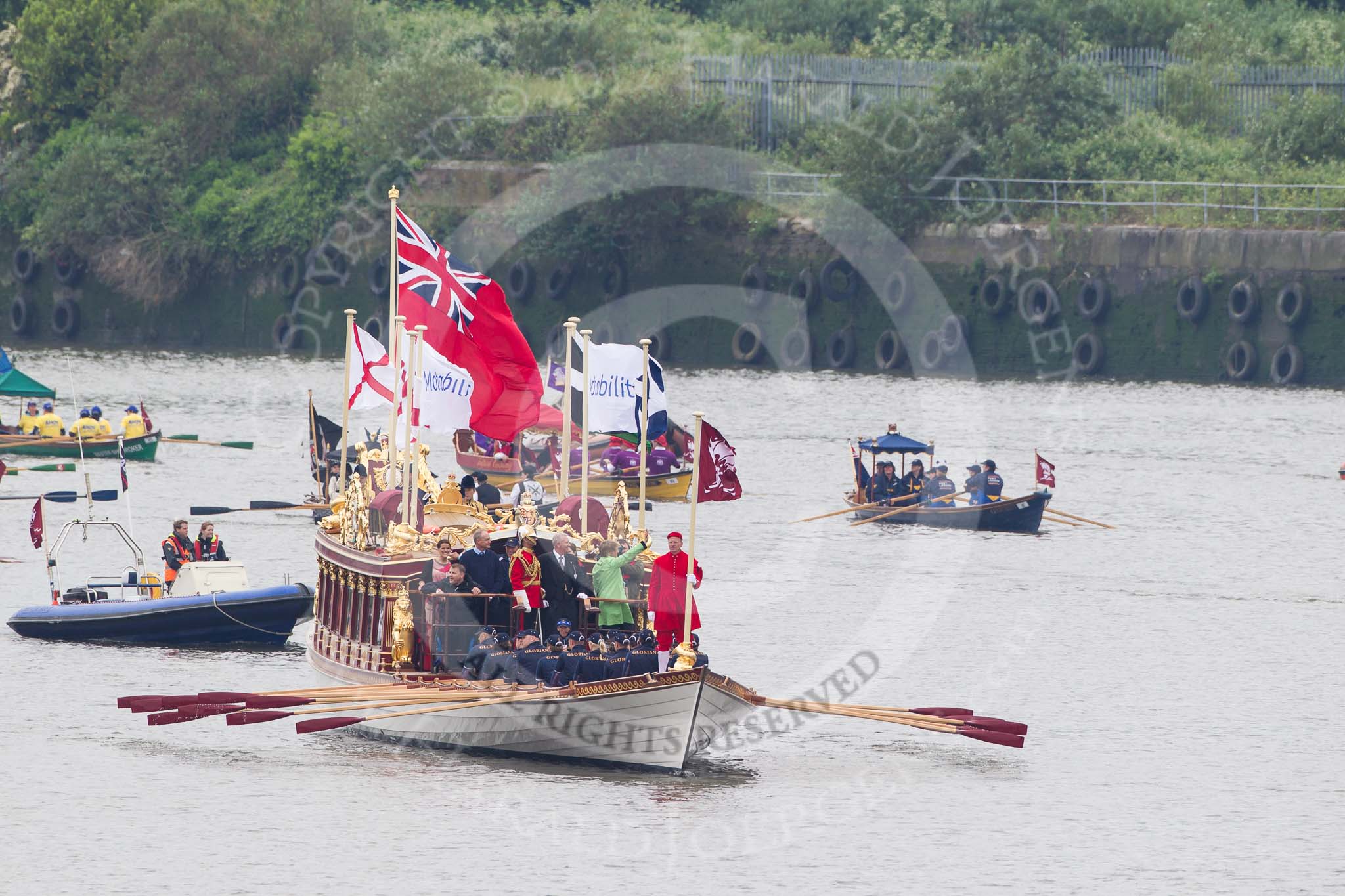 Thames Diamond Jubilee Pageant: SHALLOPS-Gloriana (M3)..
River Thames seen from Battersea Bridge,
London,

United Kingdom,
on 03 June 2012 at 14:37, image #62