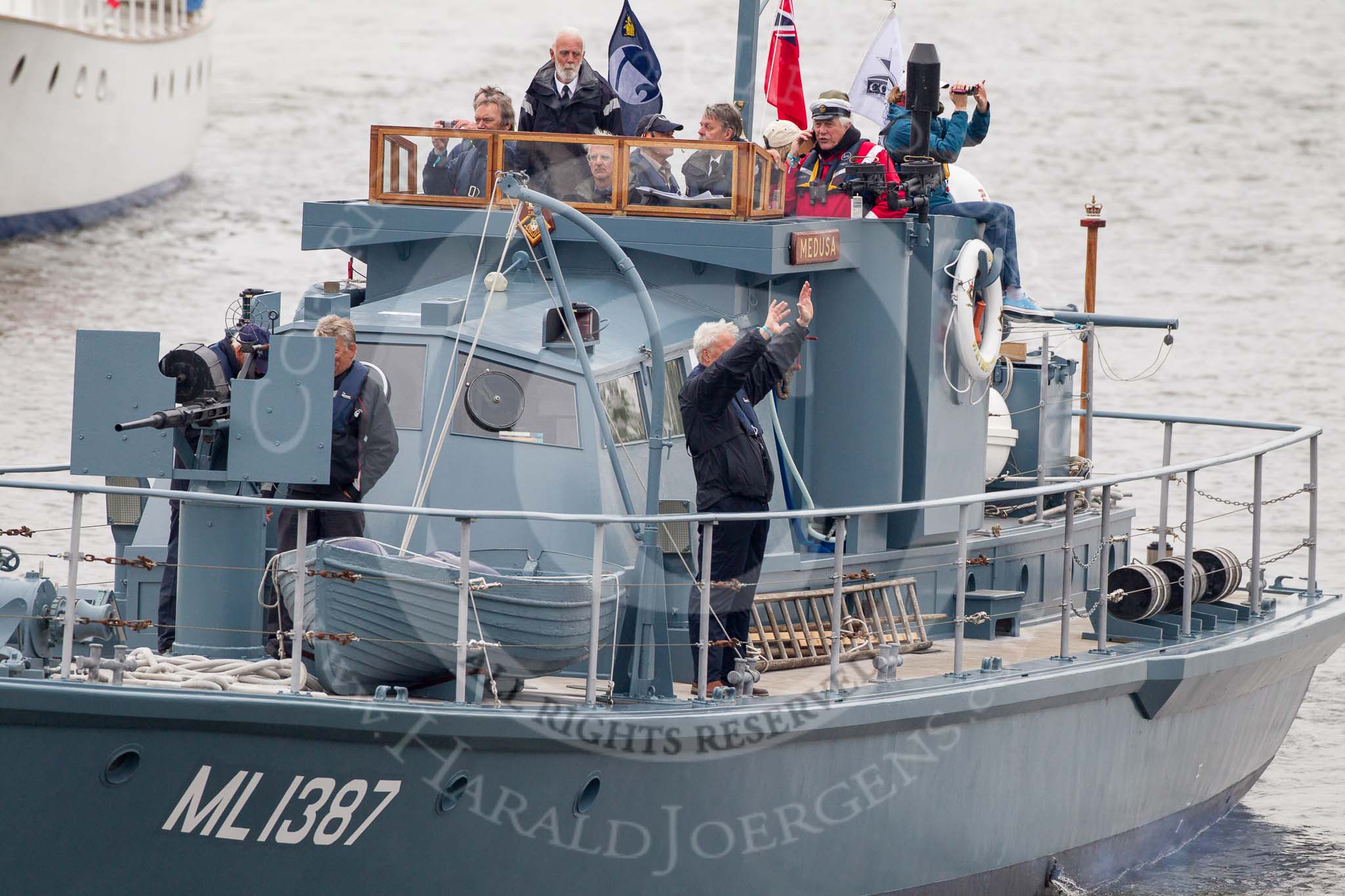 Thames Diamond Jubilee Pageant: H73 - HMS Medusa (ML 1387), a navy harbour defence launch built in 1943. She served in the D-Day landings, marking an approach channel to Omaha Beach, and was renamed BDB 76 in 1946, SDML 3516 in 1949 and Medusa in 1961..
River Thames seen from Battersea Bridge,
London,

United Kingdom,
on 03 June 2012 at 15:25, image #347