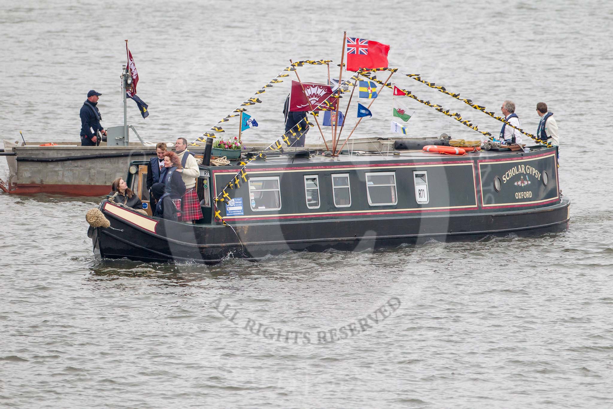 Thames Diamond Jubilee Pageant: NARROW BOATS-Scholar Gypsy (R71)..
River Thames seen from Battersea Bridge,
London,

United Kingdom,
on 03 June 2012 at 15:53, image #450