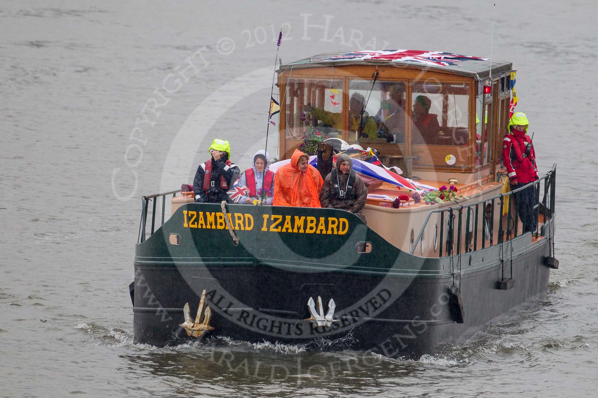 Thames Diamond Jubilee Pageant: BARGES-Izambard (R110)..
River Thames seen from Battersea Bridge,
London,

United Kingdom,
on 03 June 2012 at 16:00, image #489