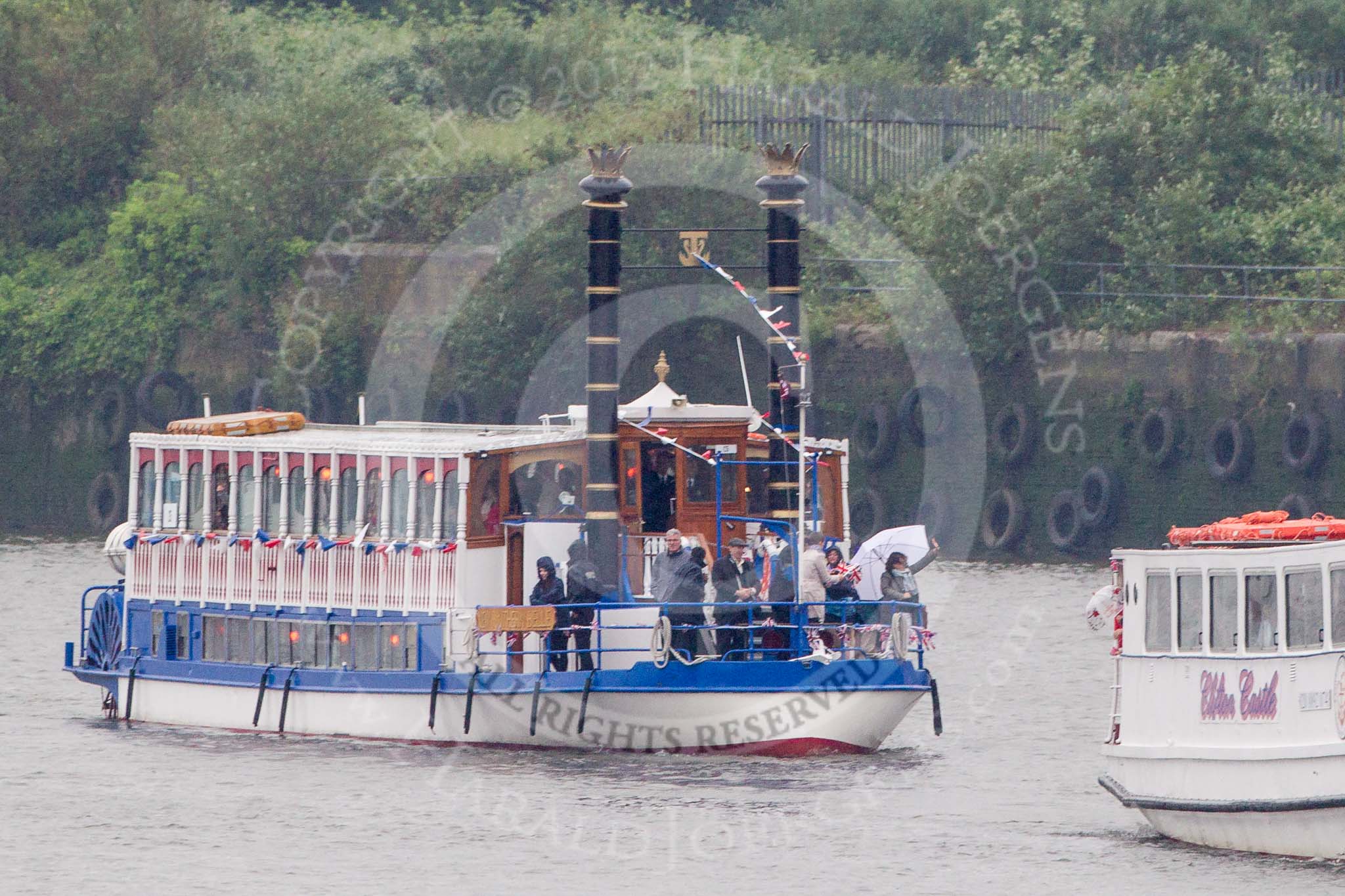 Thames Diamond Jubilee Pageant: PASSENGER BOATS- New Southern Belle (C5)..
River Thames seen from Battersea Bridge,
London,

United Kingdom,
on 03 June 2012 at 16:06, image #520