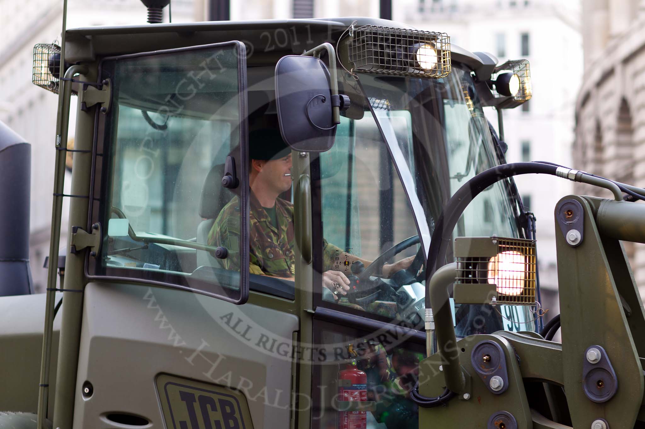 The Lord Mayor's Show 2011: 131 Indepependent Commando Squadron Royal Engineers (Volunteers)..
Opposite Mansion House, City of London,
London,
-,
United Kingdom,
on 12 November 2011 at 11:52, image #530