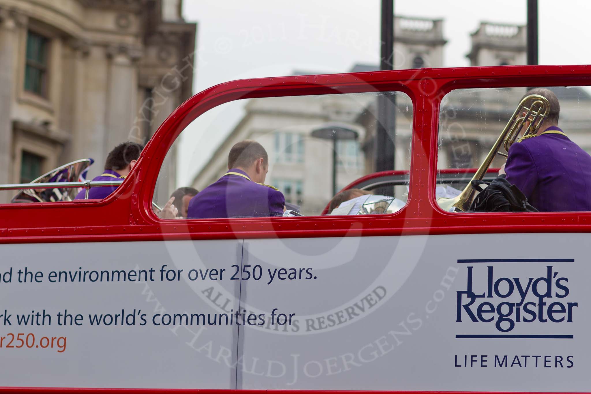 The Lord Mayor's Show 2011: Lloyd's Register (http://www.lr.org/)..
Opposite Mansion House, City of London,
London,
-,
United Kingdom,
on 12 November 2011 at 11:52, image #533