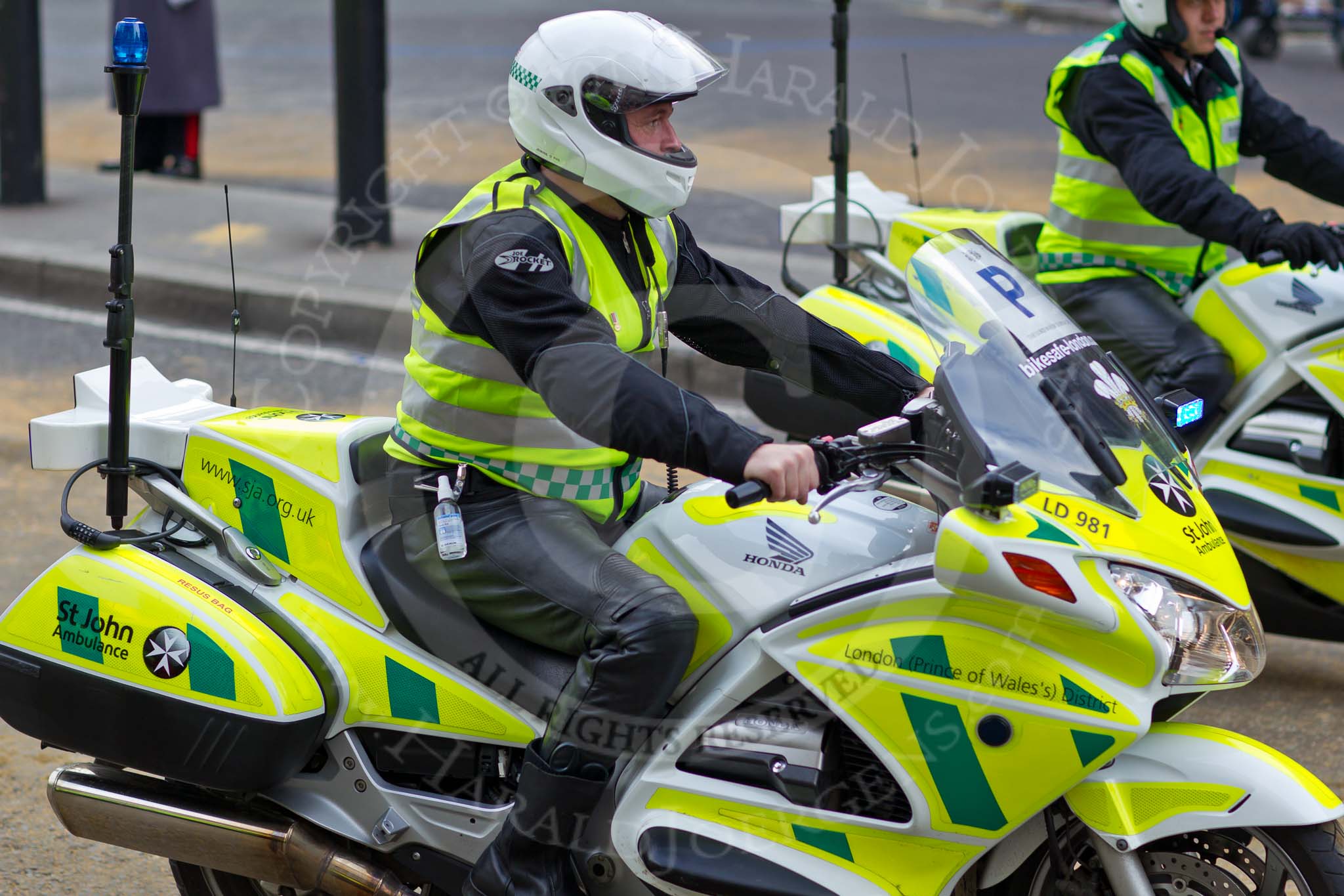 The Lord Mayor's Show 2011: St John Ambulance (http://www.london.sja.org.uk/)..
Opposite Mansion House, City of London,
London,
-,
United Kingdom,
on 12 November 2011 at 11:54, image #546