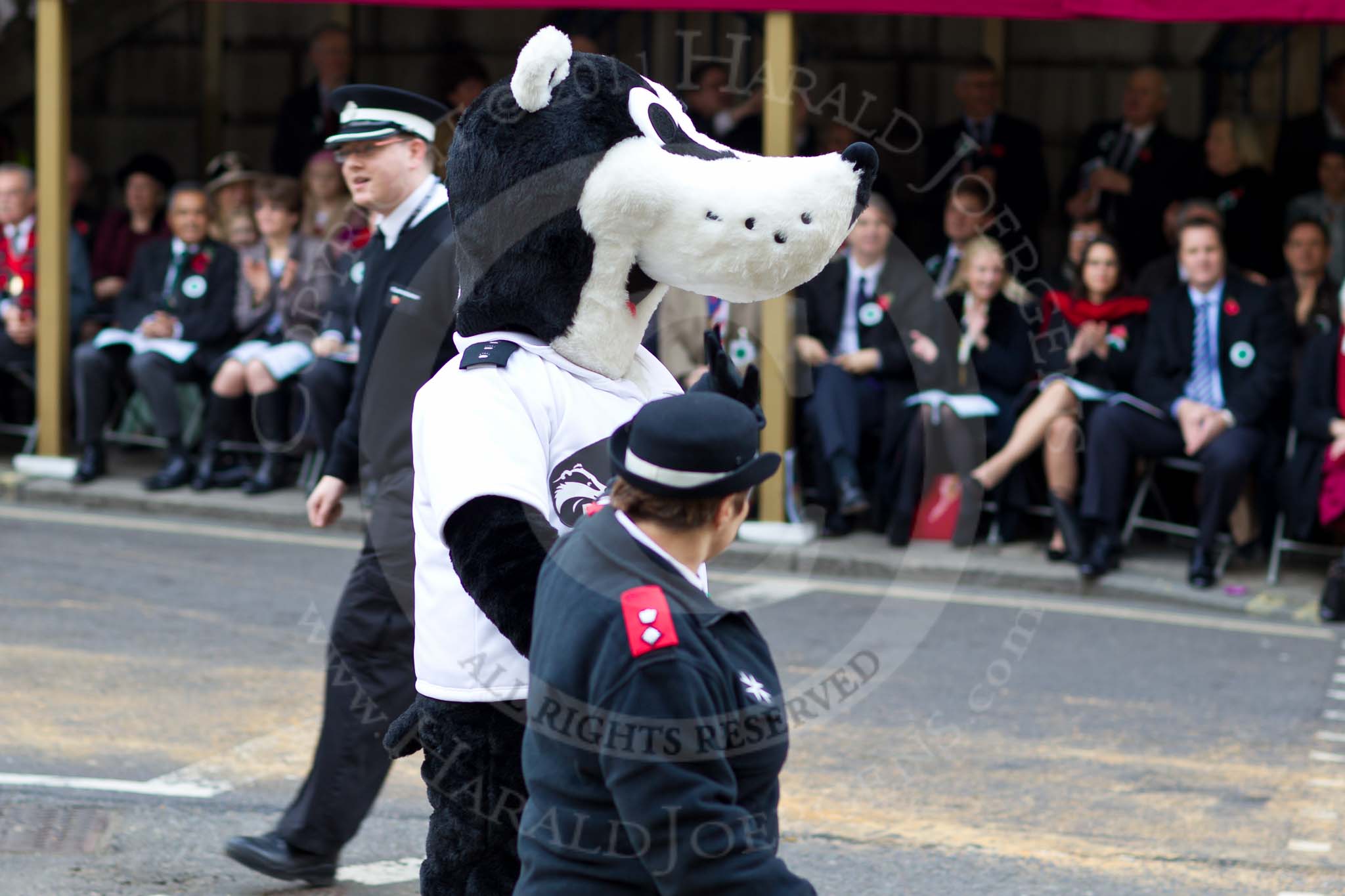 The Lord Mayor's Show 2011: St John Ambulance (http://www.london.sja.org.uk/)..
Opposite Mansion House, City of London,
London,
-,
United Kingdom,
on 12 November 2011 at 11:54, image #552