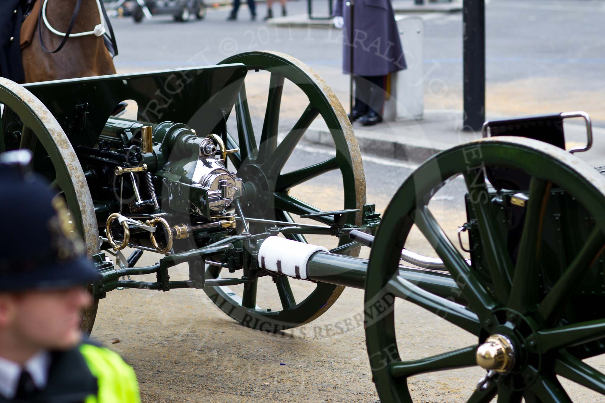 The Lord Mayor's Show 2011: The King’s Troop Royal Horse Artillery (HRA)..
Opposite Mansion House, City of London,
London,
-,
United Kingdom,
on 12 November 2011 at 12:08, image #681