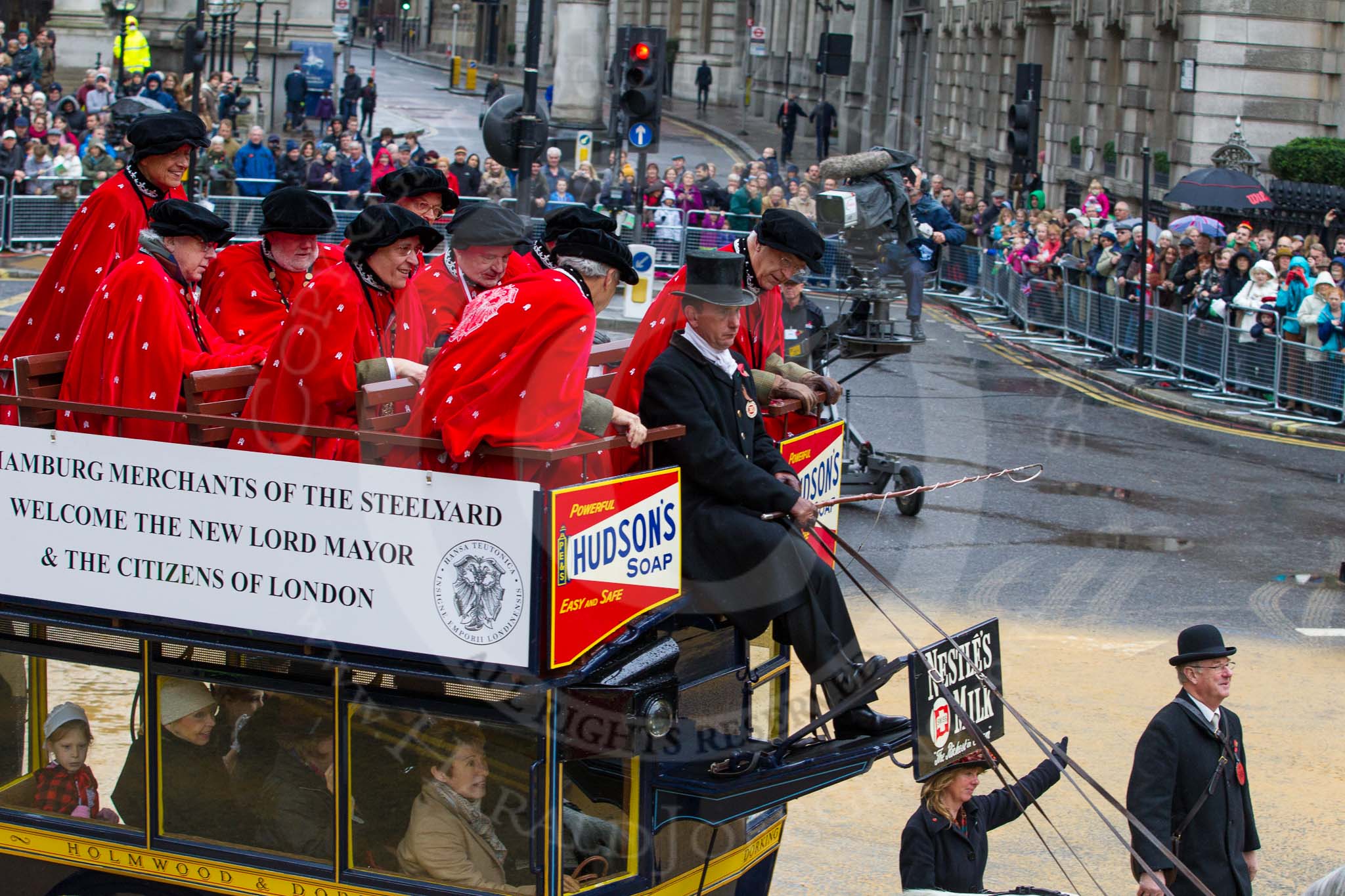 Lord Mayor's Show 2012: Hamburger Morgensprache..
Press stand opposite Mansion House, City of London,
London,
Greater London,
United Kingdom,
on 10 November 2012 at 11:04, image #271