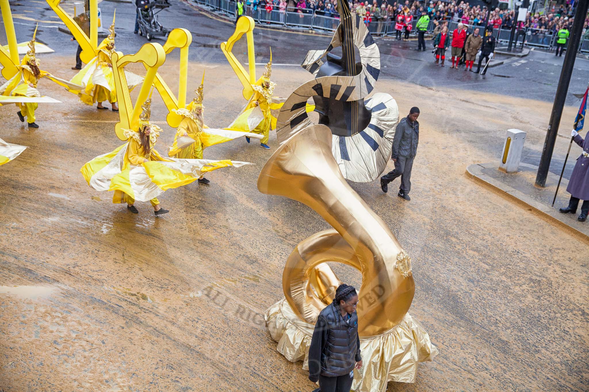 Lord Mayor's Show 2012: Entry 30 - City of London Solicitors' Company with giant musical notes and intruments..
Press stand opposite Mansion House, City of London,
London,
Greater London,
United Kingdom,
on 10 November 2012 at 11:13, image #492