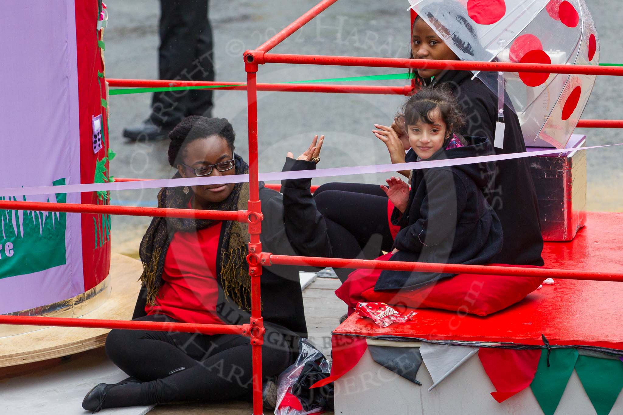 Photo 1211101114331D45699HaraldJoergens Lord Mayor's Show 2012: Entry 33 - Heba Women’s Group. Heba Women's Project is a unique training and enterprise project for women from diverse cultural backgrounds..
Press stand opposite Mansion House, City of London,
London,
Greater London,
United Kingdom,
on 10 November 2012 at 11:14, image #516