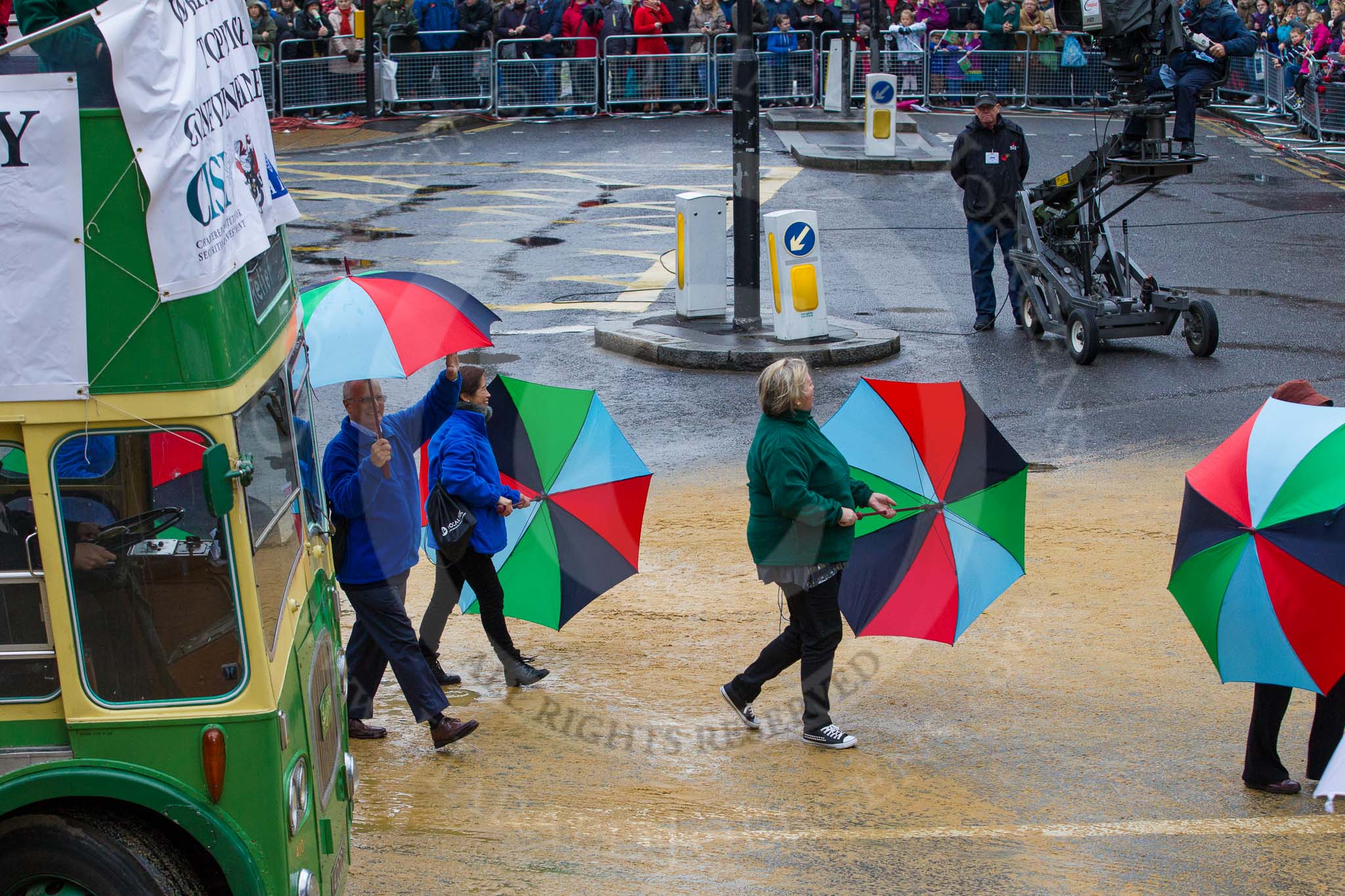 Lord Mayor's Show 2012: Entry 44 - Ethics in the City, The Worhipful Company of International Bankers, the British Bankers Association (bba), the Association of Foreign Banks, and the Chartered Institute for Securities & Investment (CISI)..
Press stand opposite Mansion House, City of London,
London,
Greater London,
United Kingdom,
on 10 November 2012 at 11:19, image #612