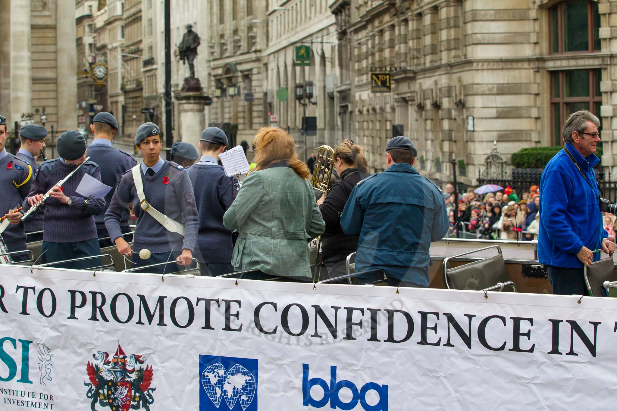 Photo 1211101119201D45899HaraldJoergens Lord Mayor's Show 2012: Entry 44 - Ethics in the City, The Worhipful Company of International Bankers, the British Bankers Association (bba), the Association of Foreign Banks, and the Chartered Institute for Securities & Investment (CISI)..
Press stand opposite Mansion House, City of London,
London,
Greater London,
United Kingdom,
on 10 November 2012 at 11:19, image #615