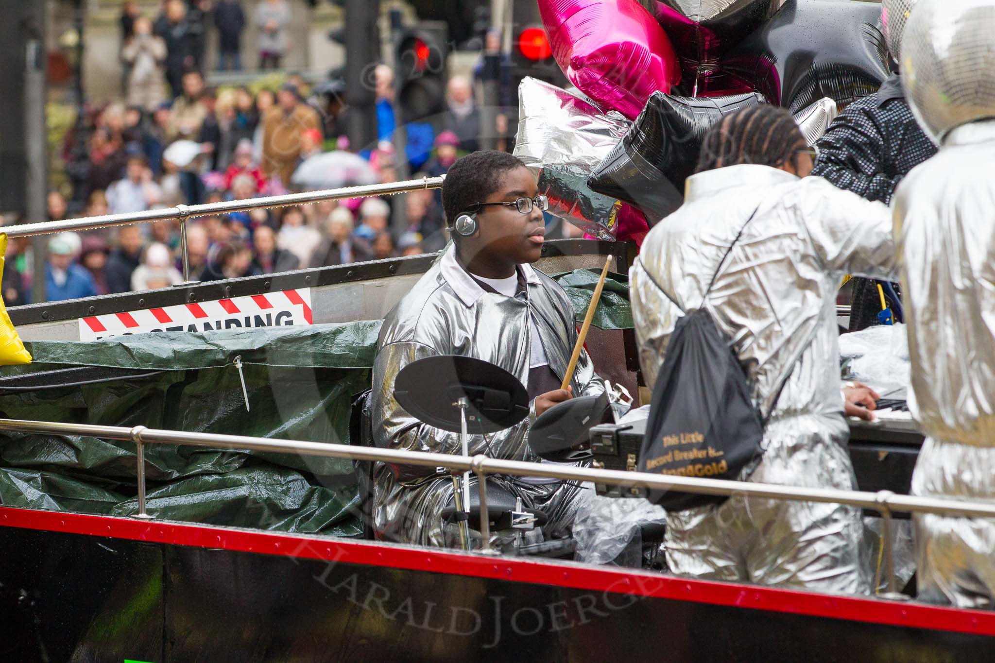 Lord Mayor's Show 2012: Entry 60 - City Bridge Trust working with Heart n Soul..
Press stand opposite Mansion House, City of London,
London,
Greater London,
United Kingdom,
on 10 November 2012 at 11:27, image #793