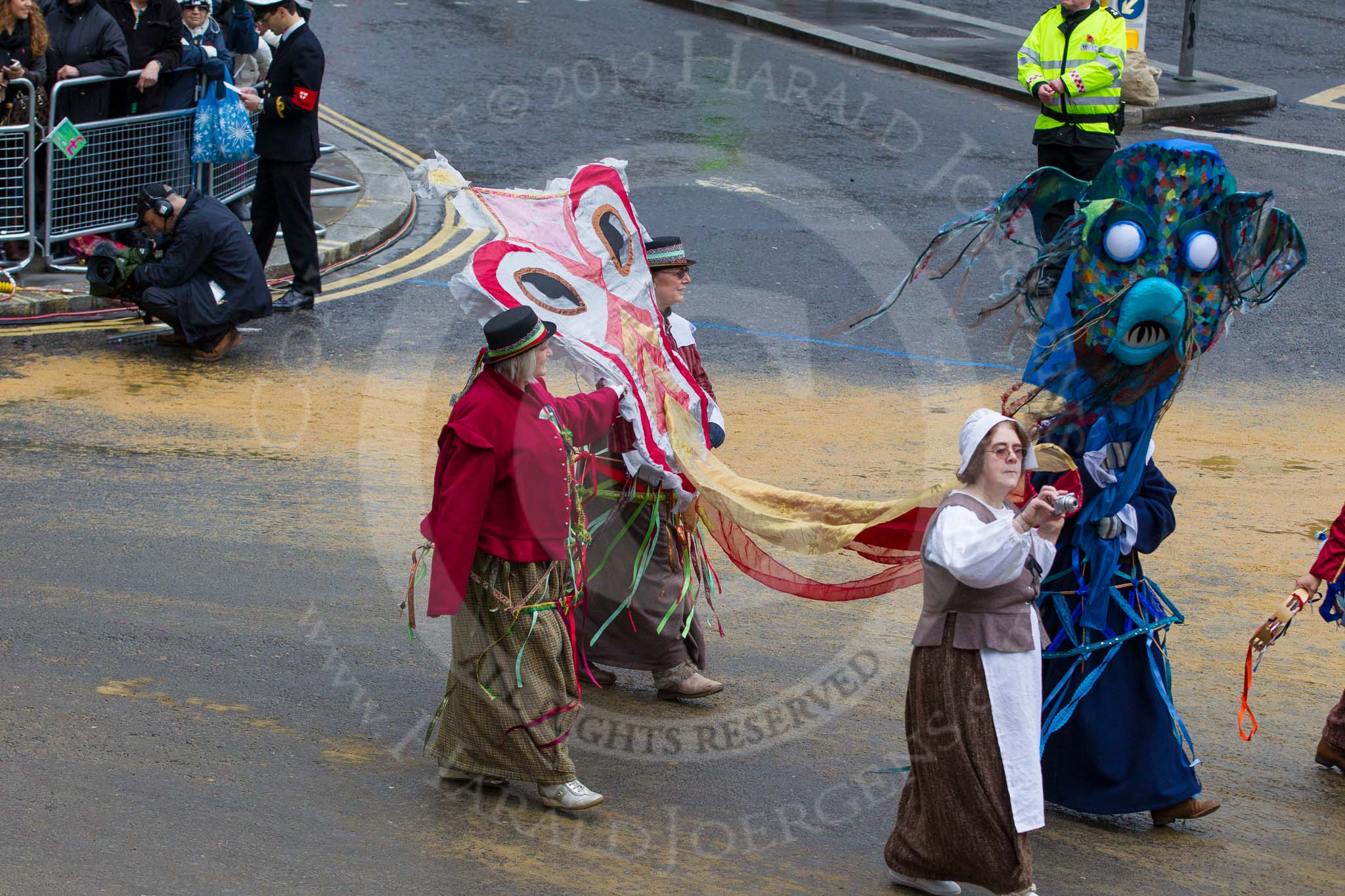 Lord Mayor's Show 2012: Entry 109 - The Light - Thomas Fredrick Willetts Foundation..
Press stand opposite Mansion House, City of London,
London,
Greater London,
United Kingdom,
on 10 November 2012 at 11:55, image #1554