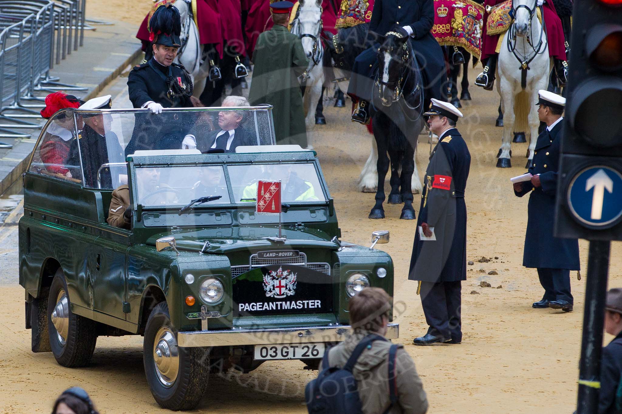 Photo 1211101208231D48445HaraldJoergens Lord Mayor's Show 2012: Entry 143 - The Pageantmaster, Dominic Reid, leaving Mansion House St Paul's Cathedral..
Press stand opposite Mansion House, City of London,
London,
Greater London,
United Kingdom,
on 10 November 2012 at 12:08, image #1912