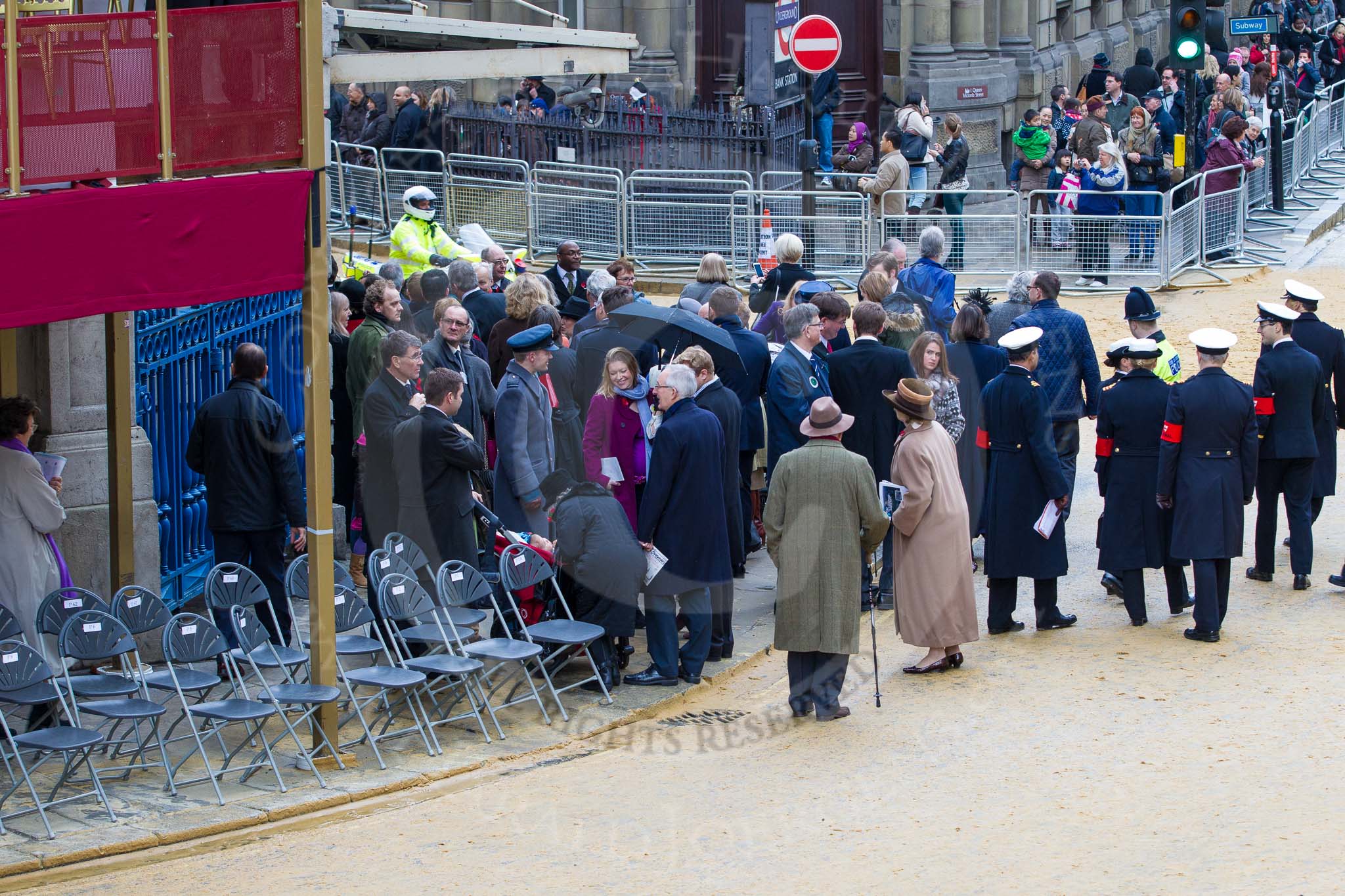 Lord Mayor's Show 2012: Guests leaving Masnion House after the 2012 Lord Mayor's Show..
Press stand opposite Mansion House, City of London,
London,
Greater London,
United Kingdom,
on 10 November 2012 at 12:15, image #1957