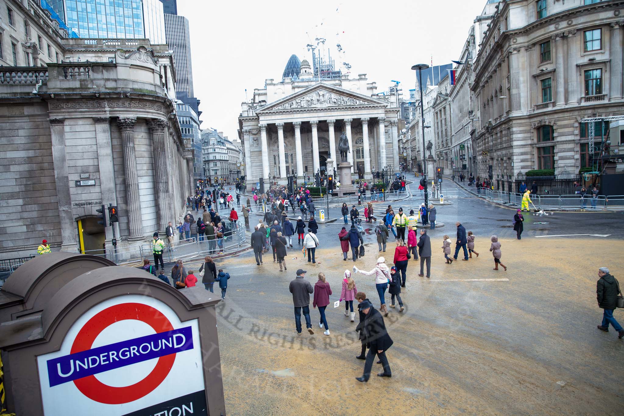Photo 1211101221385D21340HaraldJoergens Lord Mayor's Show 2012: Mansion House Place, with Bank underground station in the foreground, after the 2012 Lord Mayor's Show..
Press stand opposite Mansion House, City of London,
London,
Greater London,
United Kingdom,
on 10 November 2012 at 12:21, image #1962