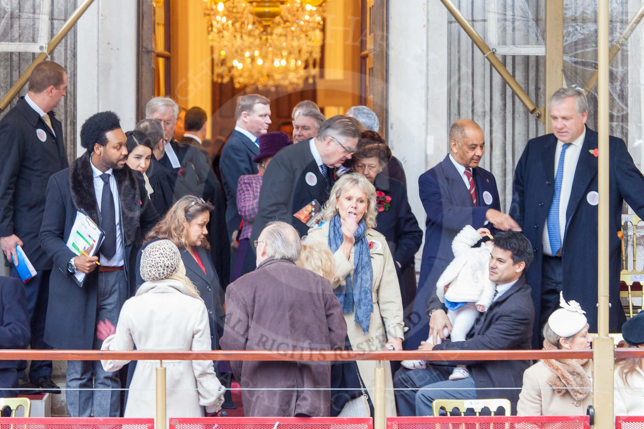 Lord Mayor's Show 2013: Guests arriving at the balcony of Mansion House..
Press stand opposite Mansion House, City of London,
London,
Greater London,
United Kingdom,
on 09 November 2013 at 10:39, image #79