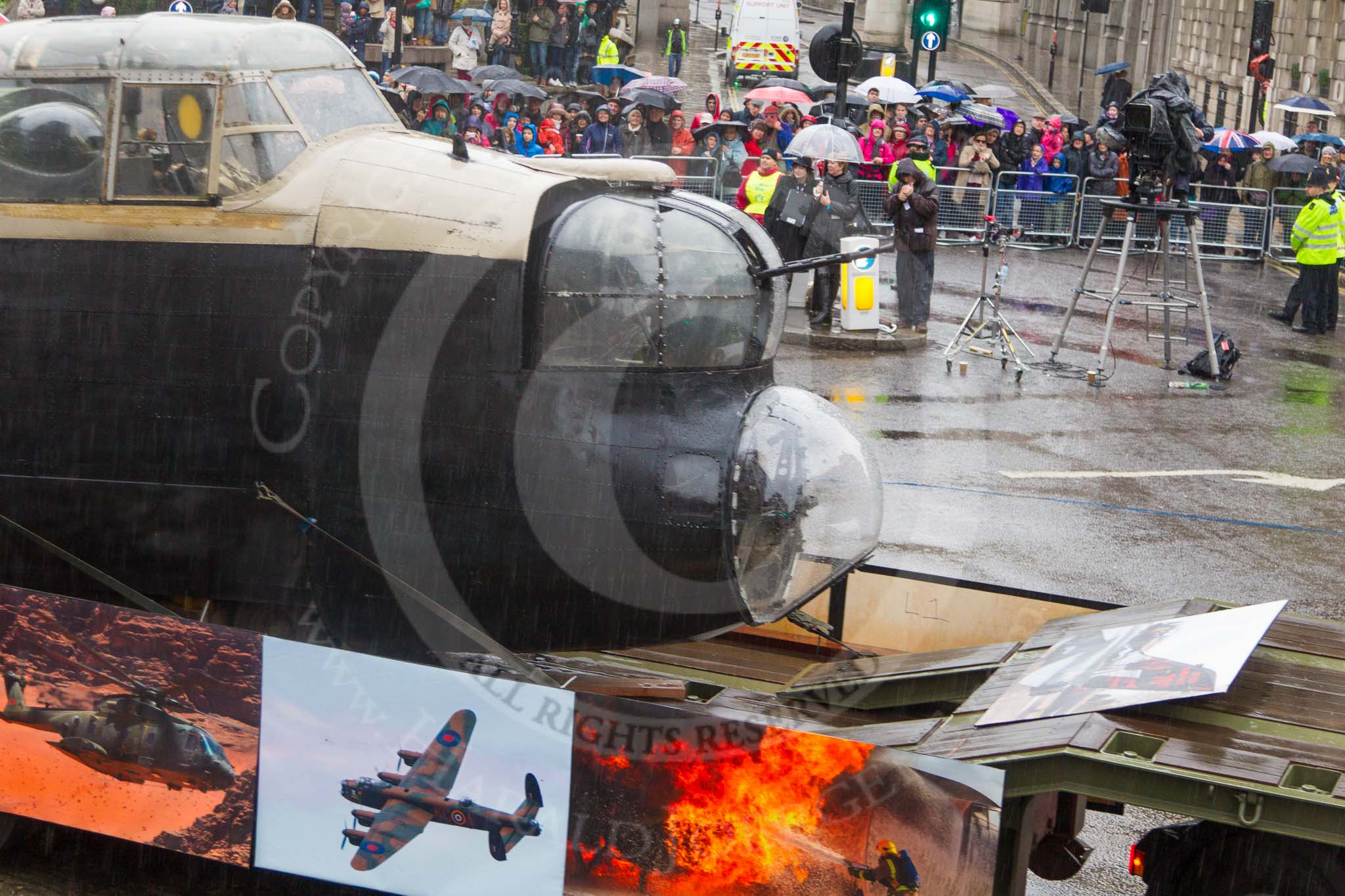 Lord Mayor's Show 2013: 18 -600 (City of London) Squadron, Royal Air Force Reserves-is the oldest Auxiliary Squadron based at RAF Northolt..
Press stand opposite Mansion House, City of London,
London,
Greater London,
United Kingdom,
on 09 November 2013 at 11:08, image #301