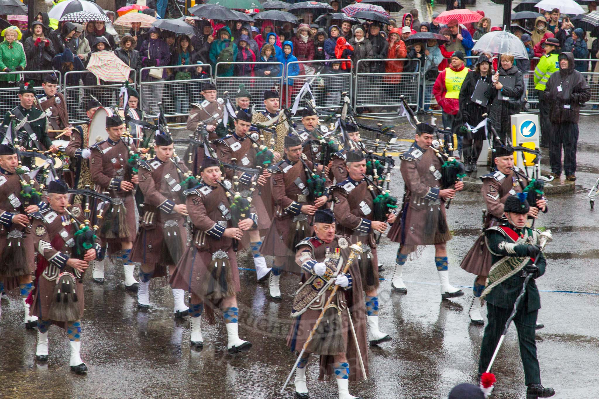 Lord Mayor's Show 2013: 29-The London Regiment- the Guard of Honour for their new Lord Mayor..
Press stand opposite Mansion House, City of London,
London,
Greater London,
United Kingdom,
on 09 November 2013 at 11:14, image #390