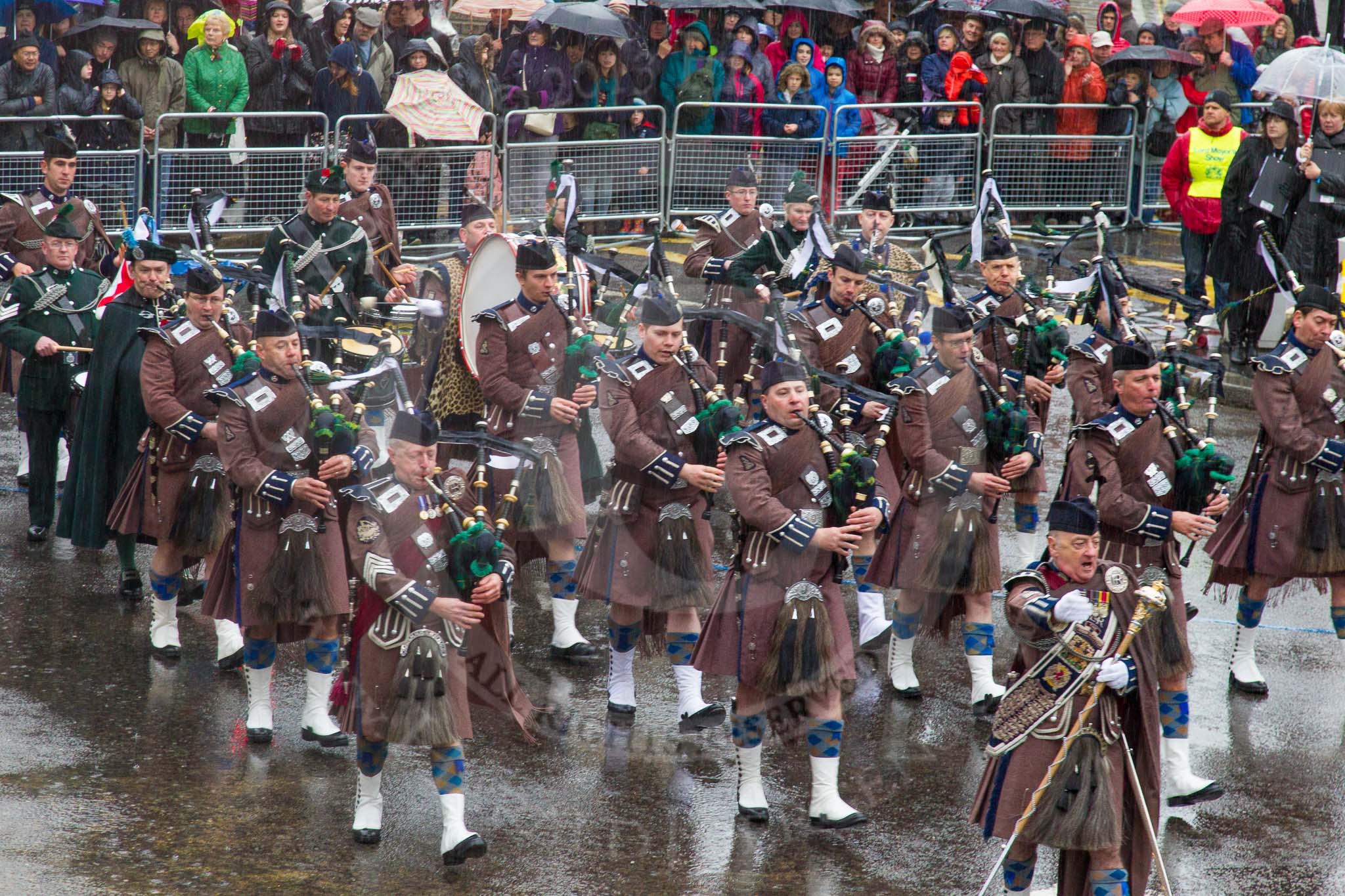 Lord Mayor's Show 2013: 29-The London Regiment- the Guard of Honour for their new Lord Mayor..
Press stand opposite Mansion House, City of London,
London,
Greater London,
United Kingdom,
on 09 November 2013 at 11:14, image #391