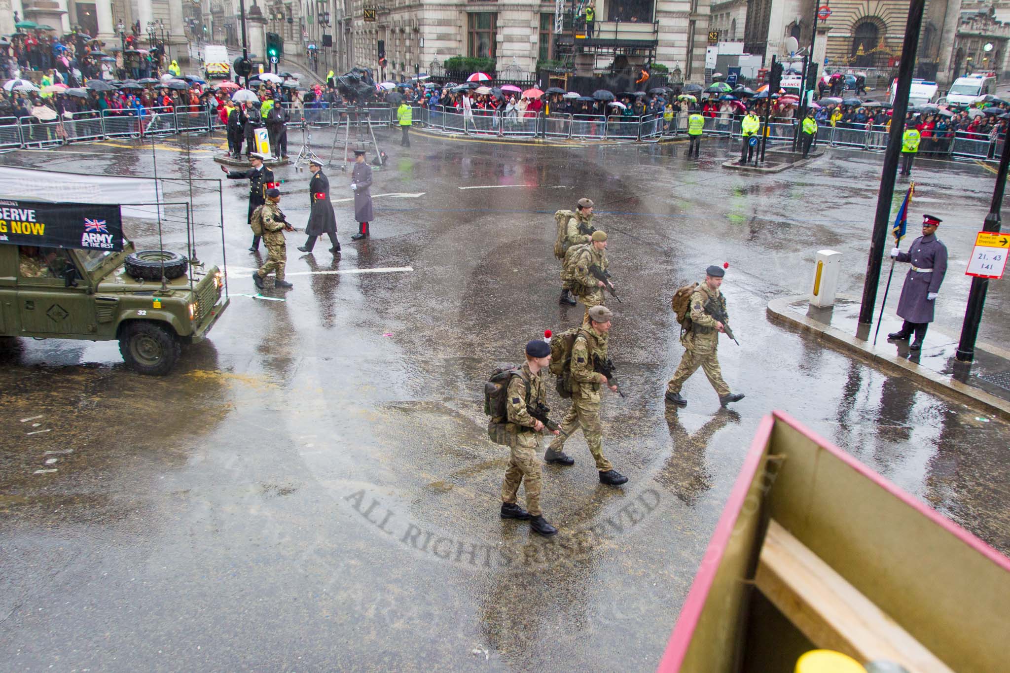 Lord Mayor's Show 2013: 30- B Company, 4th Battalion The Parachute Regiment-based in White City and known as 'London's Paras'..
Press stand opposite Mansion House, City of London,
London,
Greater London,
United Kingdom,
on 09 November 2013 at 11:14, image #393