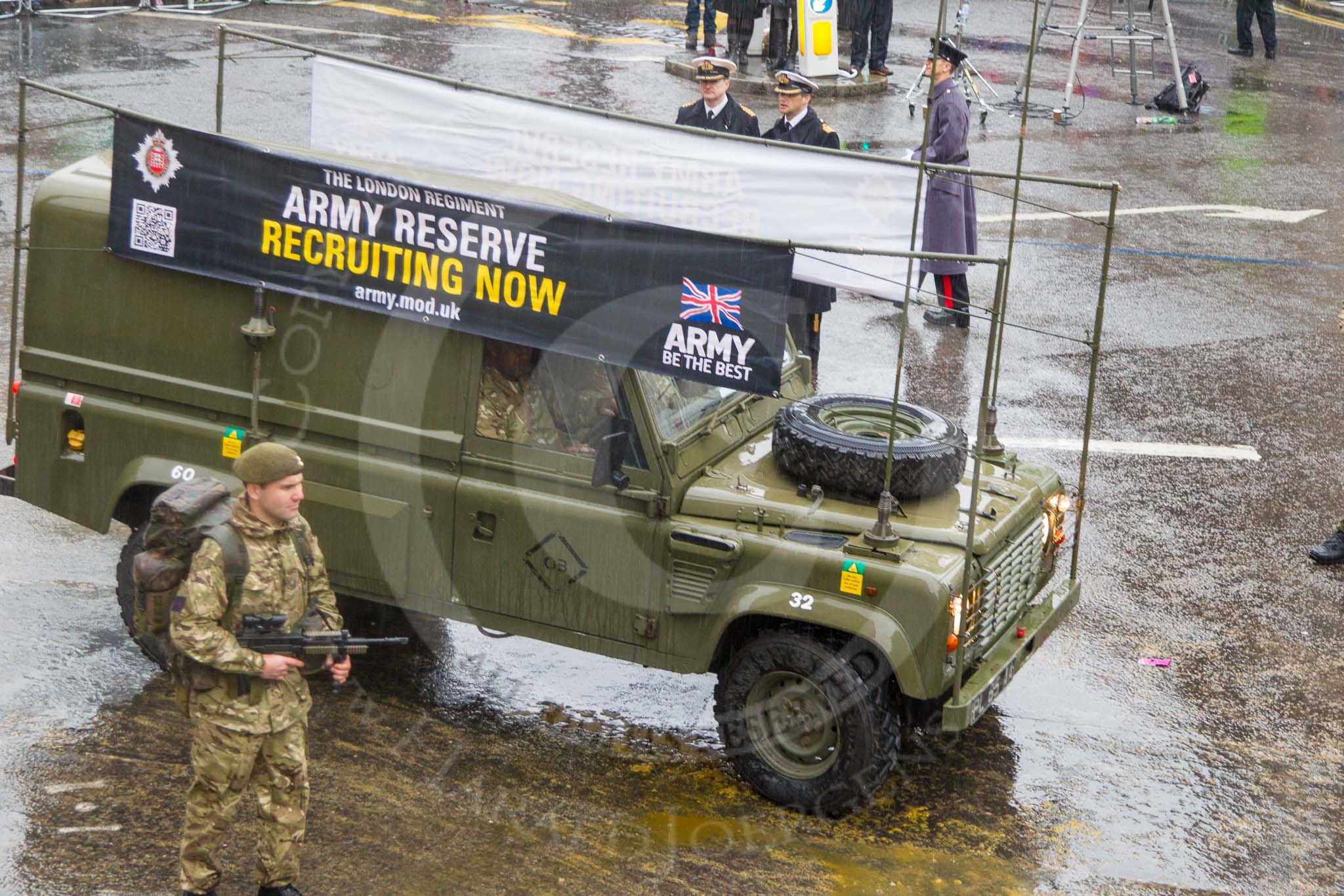 Lord Mayor's Show 2013: 30- B Company, 4th Battalion The Parachute Regiment-based in White City and known as 'London's Paras'..
Press stand opposite Mansion House, City of London,
London,
Greater London,
United Kingdom,
on 09 November 2013 at 11:14, image #394