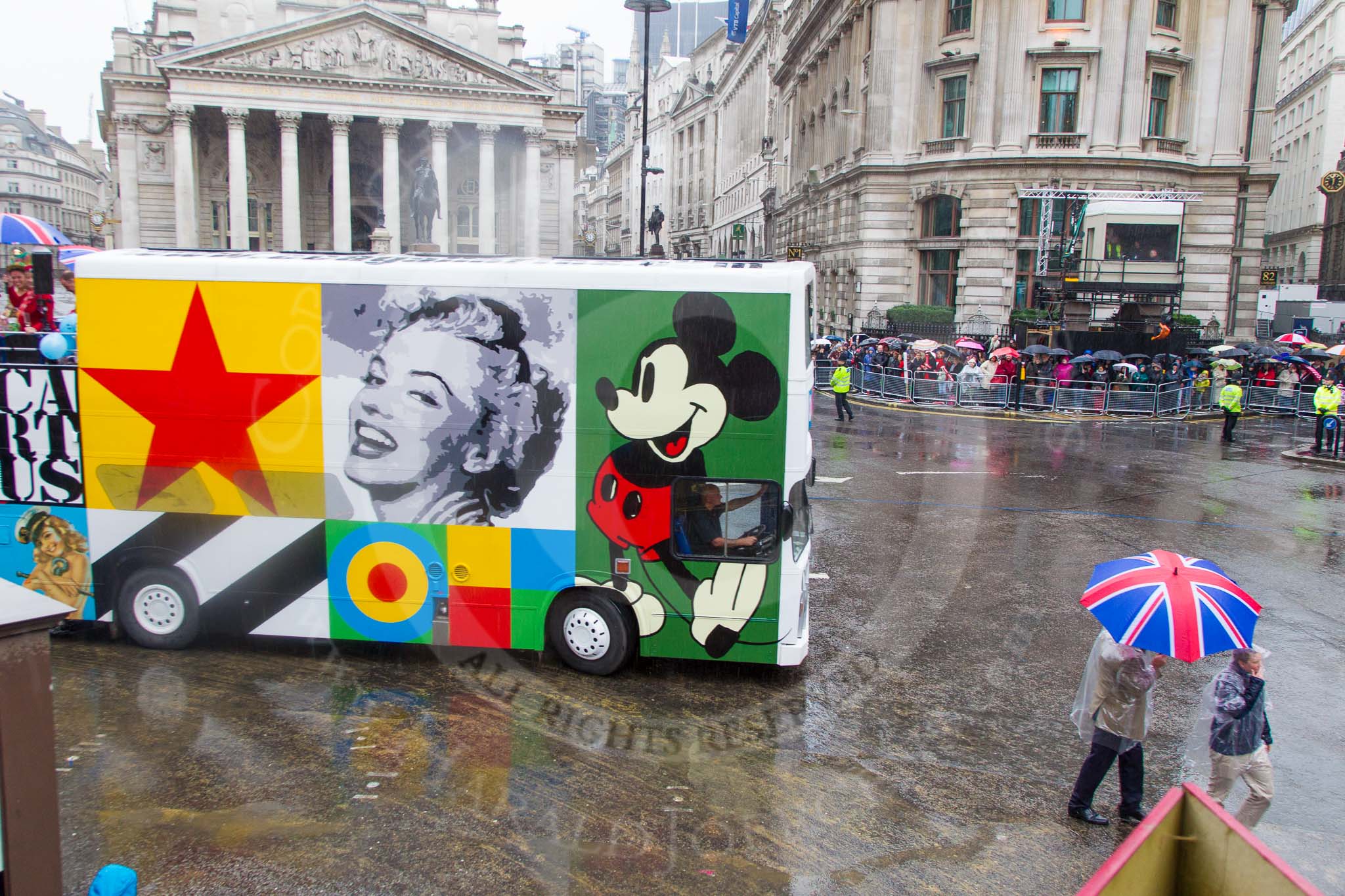 Lord Mayor's Show 2013: 58-CCA ART BUS-is mobile work of art and art gallery designed by Sir Peter Blake..
Press stand opposite Mansion House, City of London,
London,
Greater London,
United Kingdom,
on 09 November 2013 at 11:31, image #729