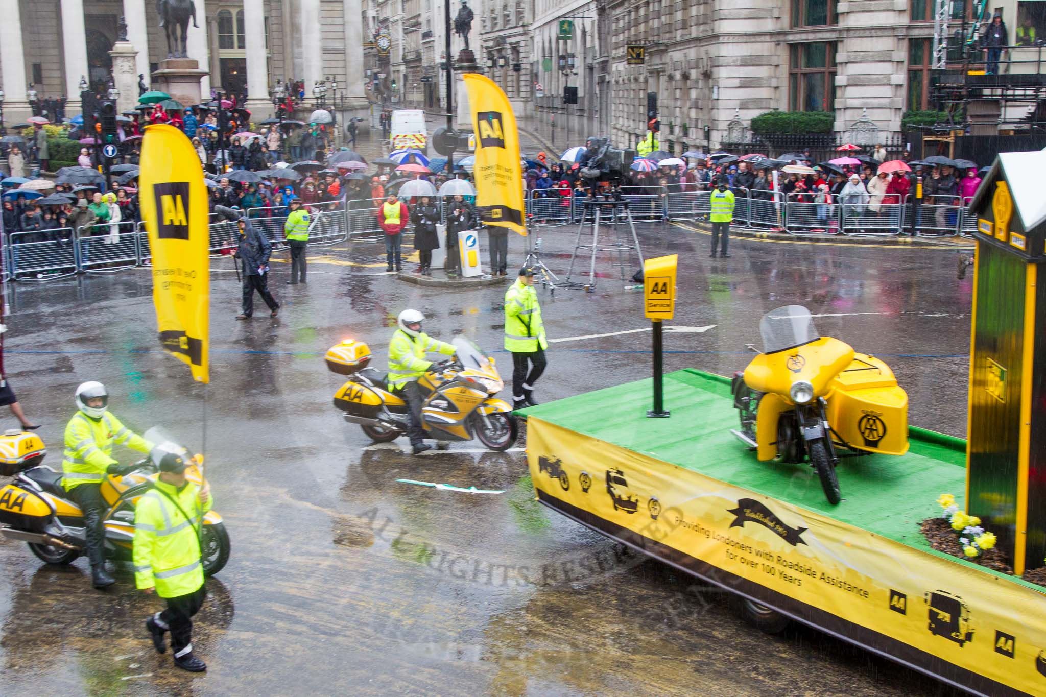 Lord Mayor's Show 2013: 60- The Automobile Association-AA1, the AA's 1904 Renault, and AA2 , a 1918 Chater-Lea motorcycle lead the AAs procession of historical amd modern patrol vehicles..
Press stand opposite Mansion House, City of London,
London,
Greater London,
United Kingdom,
on 09 November 2013 at 11:33, image #771