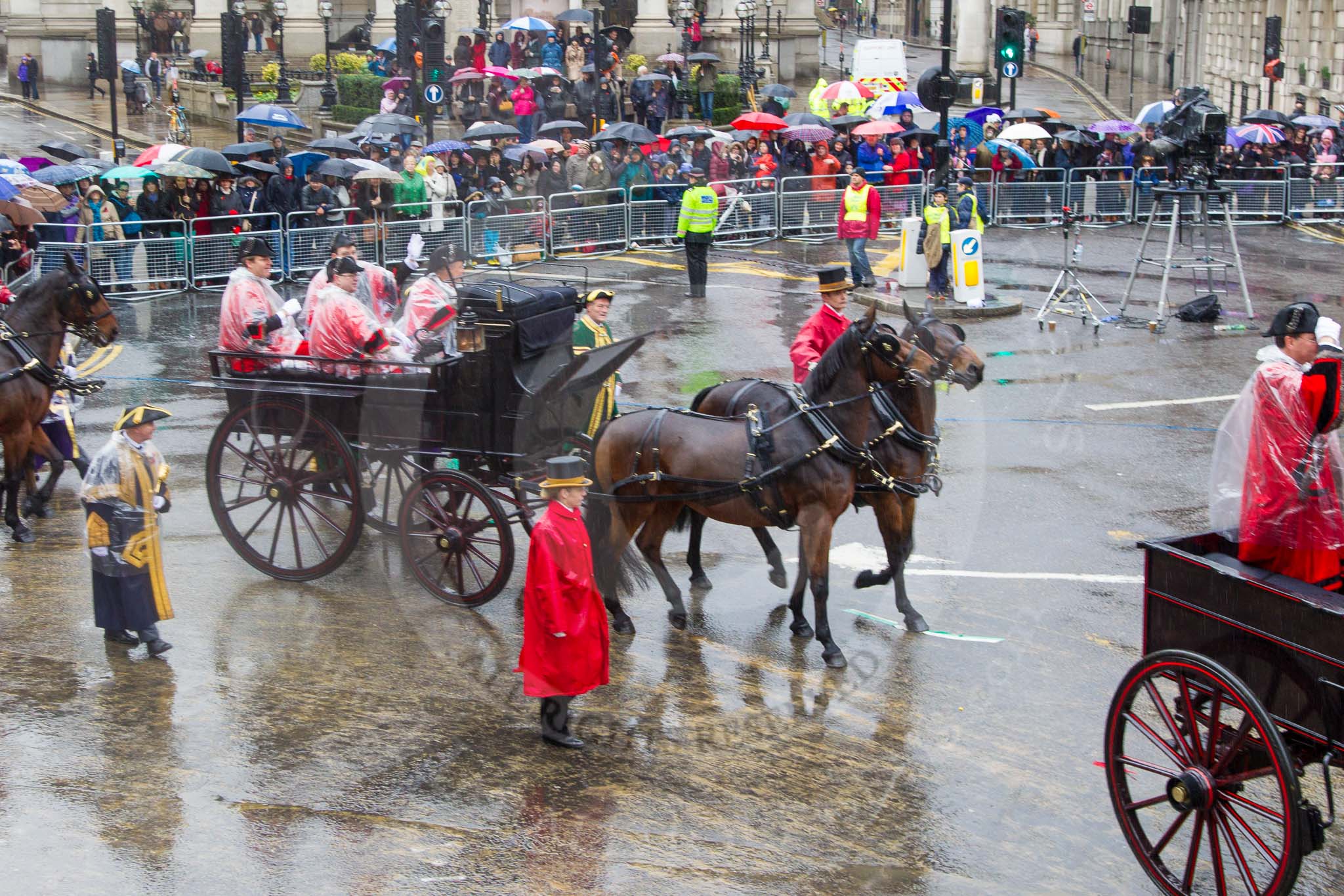 Photo 1311091209081D45588HaraldJoergens Lord Mayor's Show 2013: Carriages used by the Worshipful Companies and Guilds of the City, further information would be most welcome!.
Press stand opposite Mansion House, City of London,
London,
Greater London,
United Kingdom,
on 09 November 2013 at 12:09, image #1414