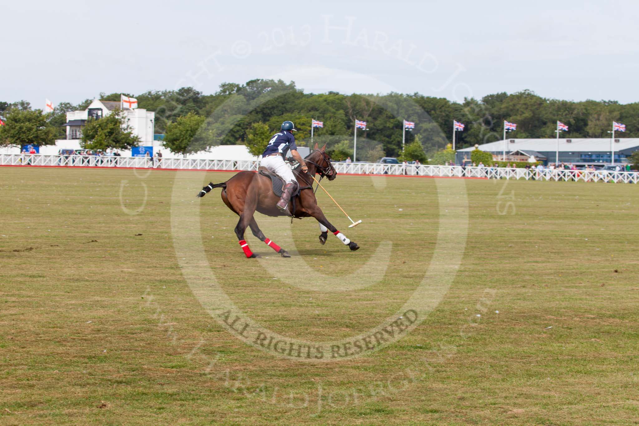 DBPC Polo in the Park 2013, Final of the Amaranther Trophy (0 Goal), Bucking Broncos vs The Inn Team.
Dallas Burston Polo Club, ,
Southam,
Warwickshire,
United Kingdom,
on 01 September 2013 at 12:23, image #188