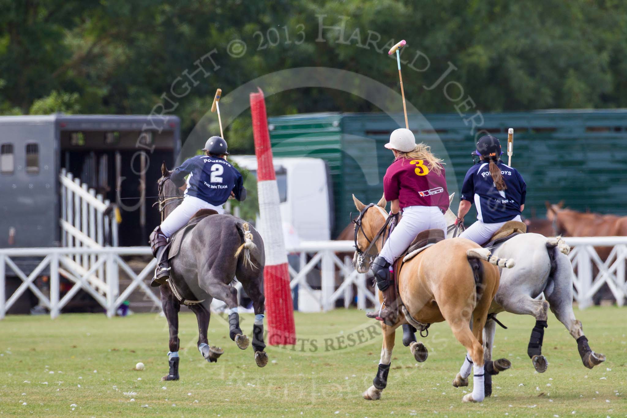 DBPC Polo in the Park 2013, Final of the Amaranther Trophy (0 Goal), Bucking Broncos vs The Inn Team.
Dallas Burston Polo Club, ,
Southam,
Warwickshire,
United Kingdom,
on 01 September 2013 at 12:25, image #204