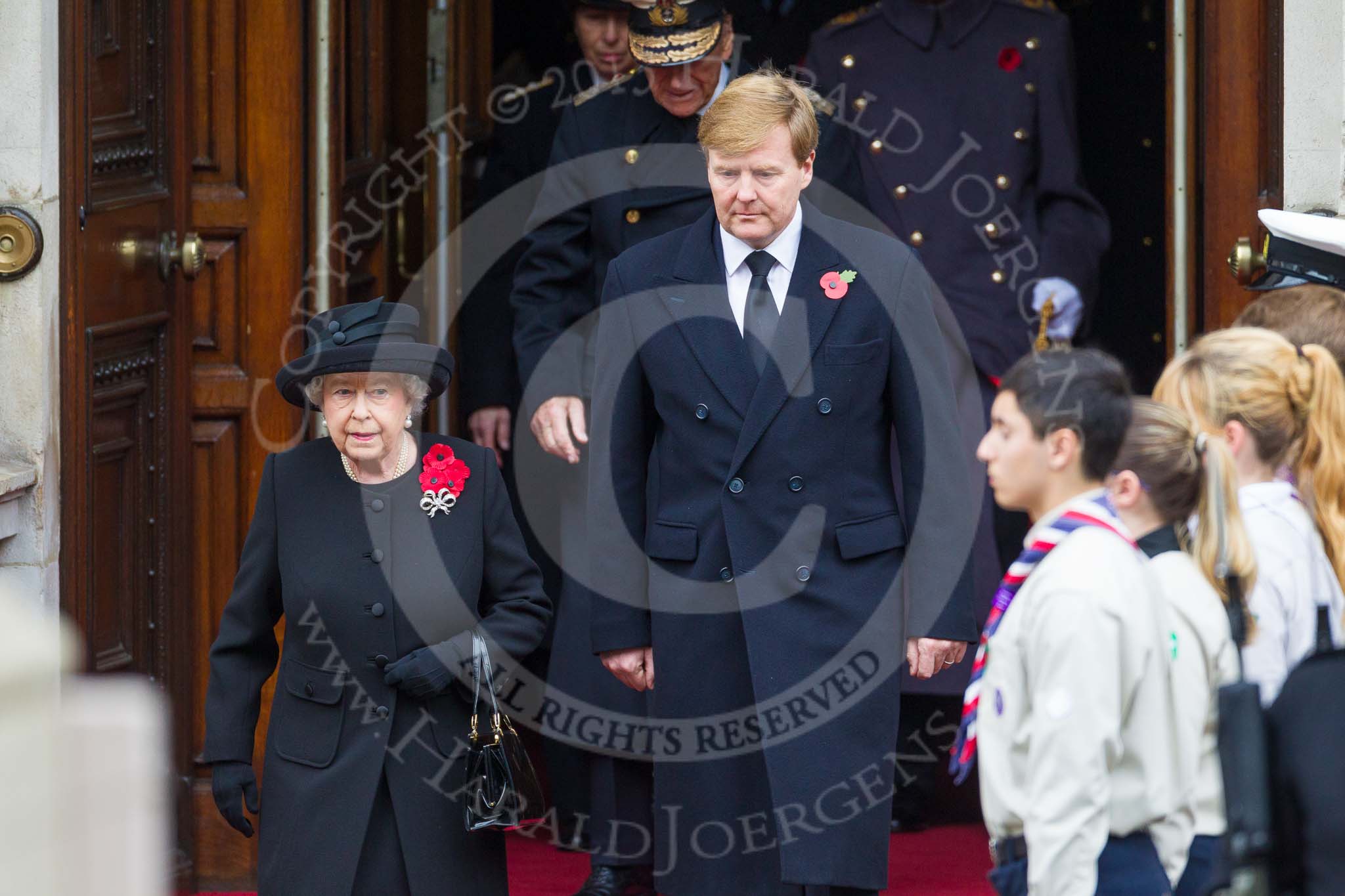 Remembrance Sunday at the Cenotaph 2015: HM The Queen and HM The King of the Netherlands leaving the Foreign- and Commonwealth Office Building, followed by other members of the Royal Family. Image #126, 08 November 2015 10:58 Whitehall, London, UK